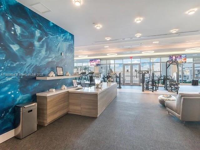 17111 Biscayne Blvd #902, North Miami Beach FL 33160