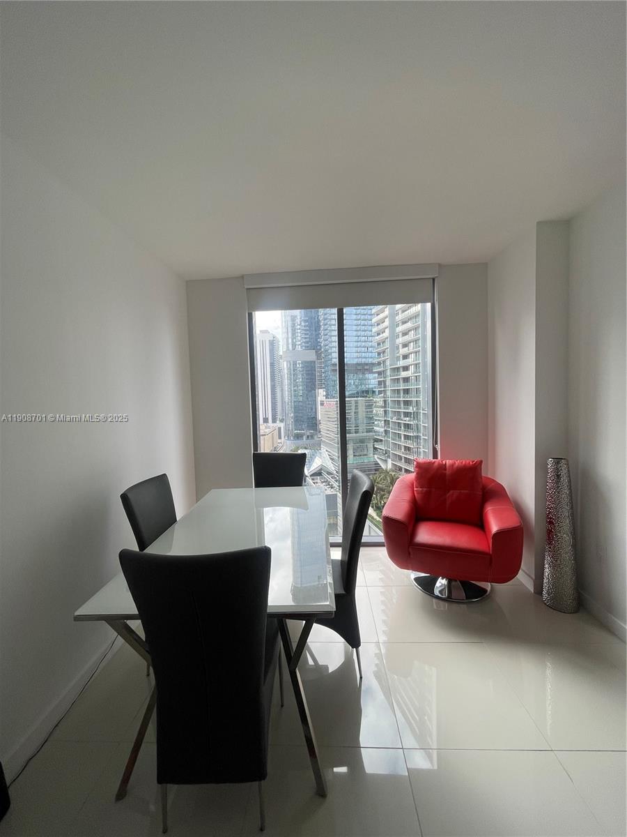31 SE 6th St #2503, Miami FL 33131