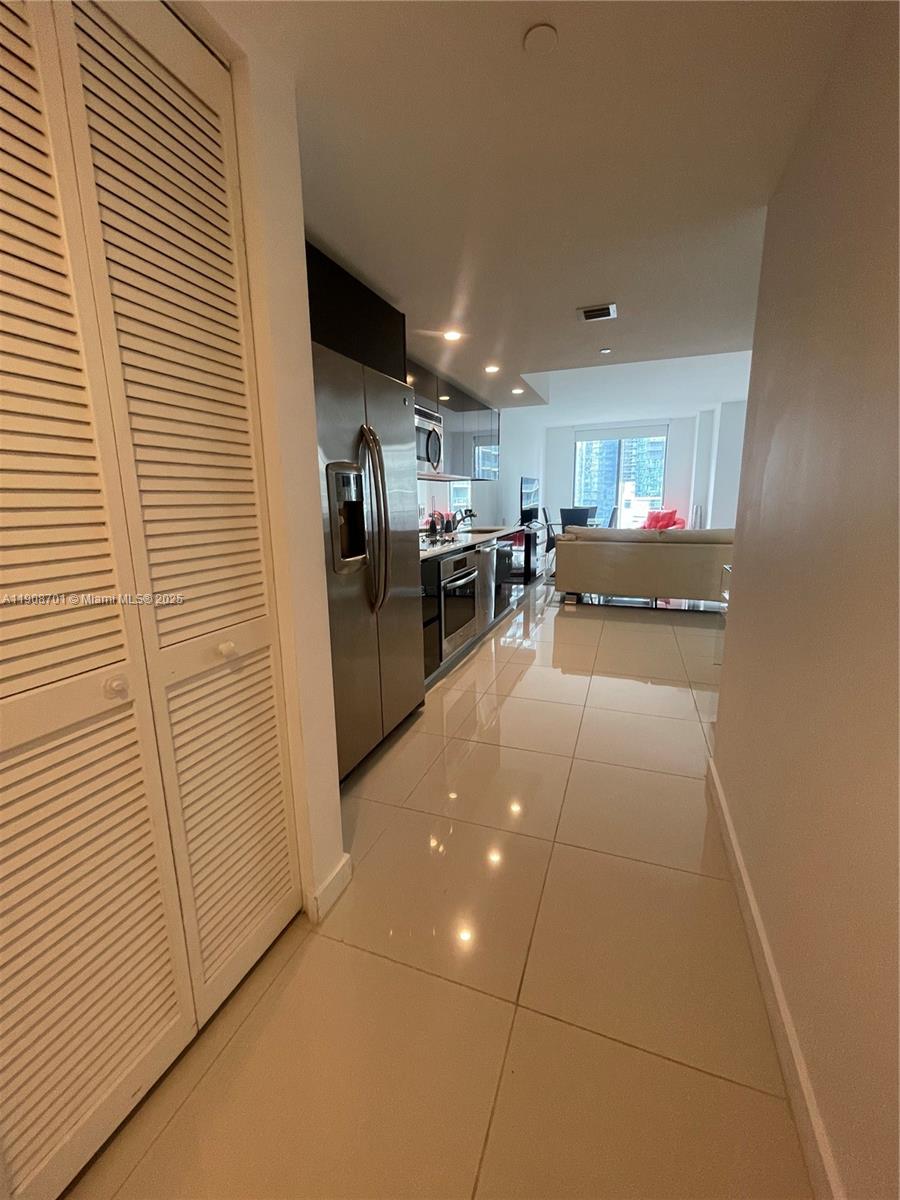 31 SE 6th St #2503, Miami FL 33131