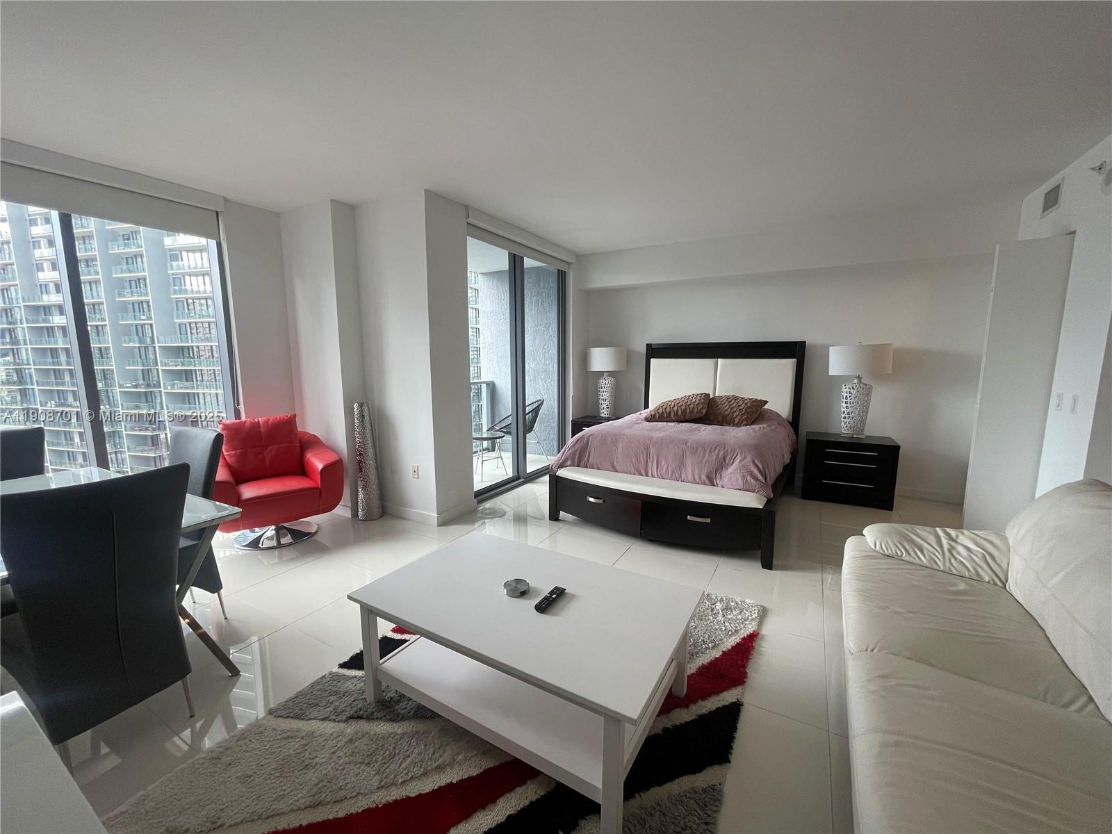 31 SE 6th St #2503, Miami FL 33131