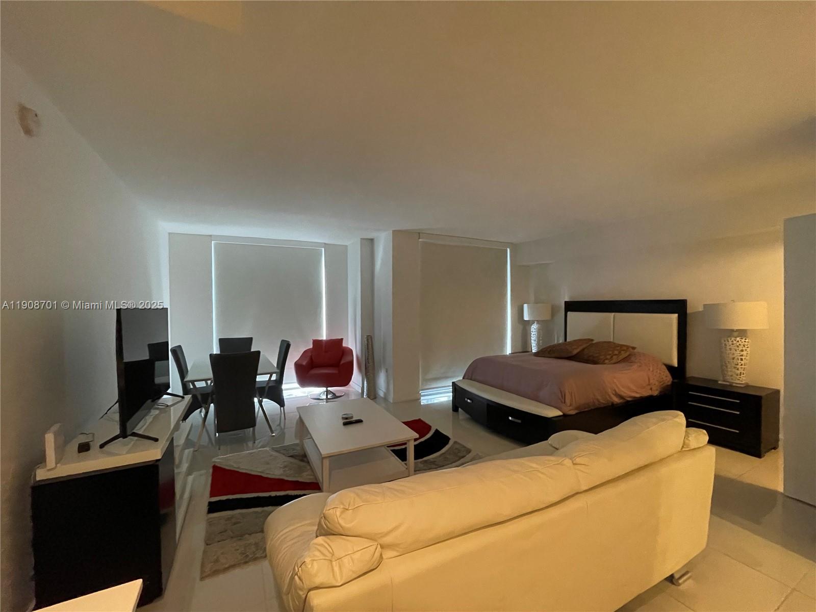 31 SE 6th St #2503, Miami FL 33131