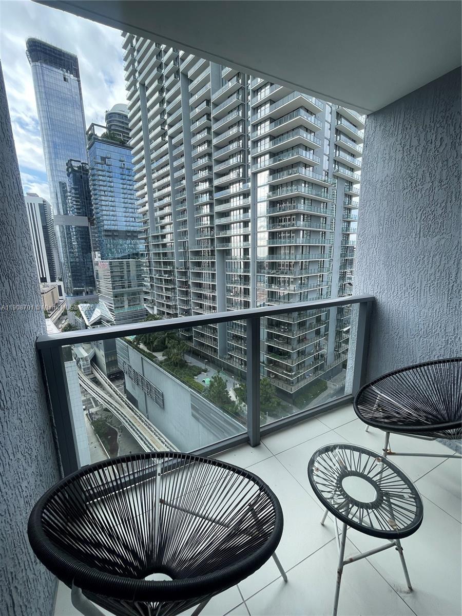 31 SE 6th St #2503, Miami FL 33131