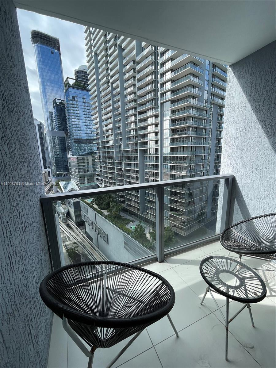 31 SE 6th St #2503, Miami FL 33131