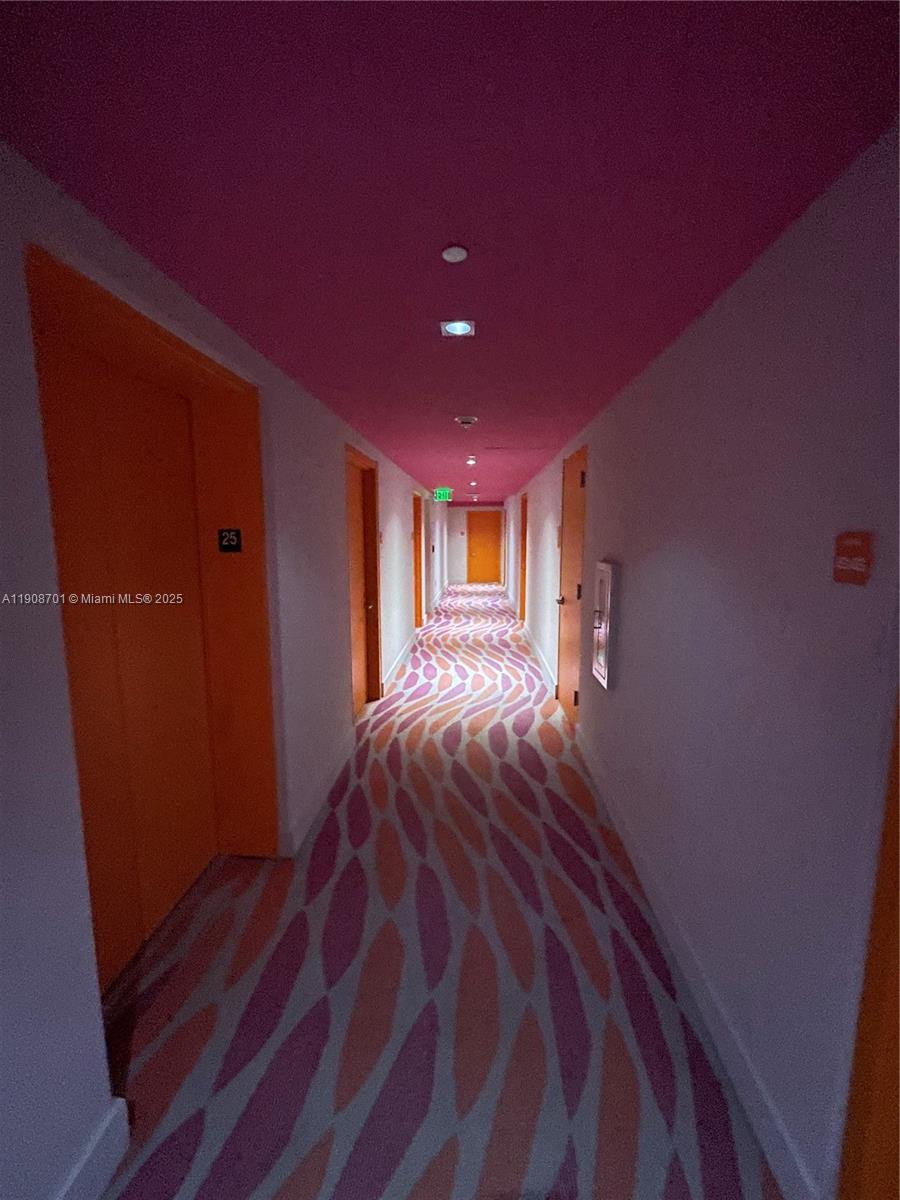 31 SE 6th St #2503, Miami FL 33131