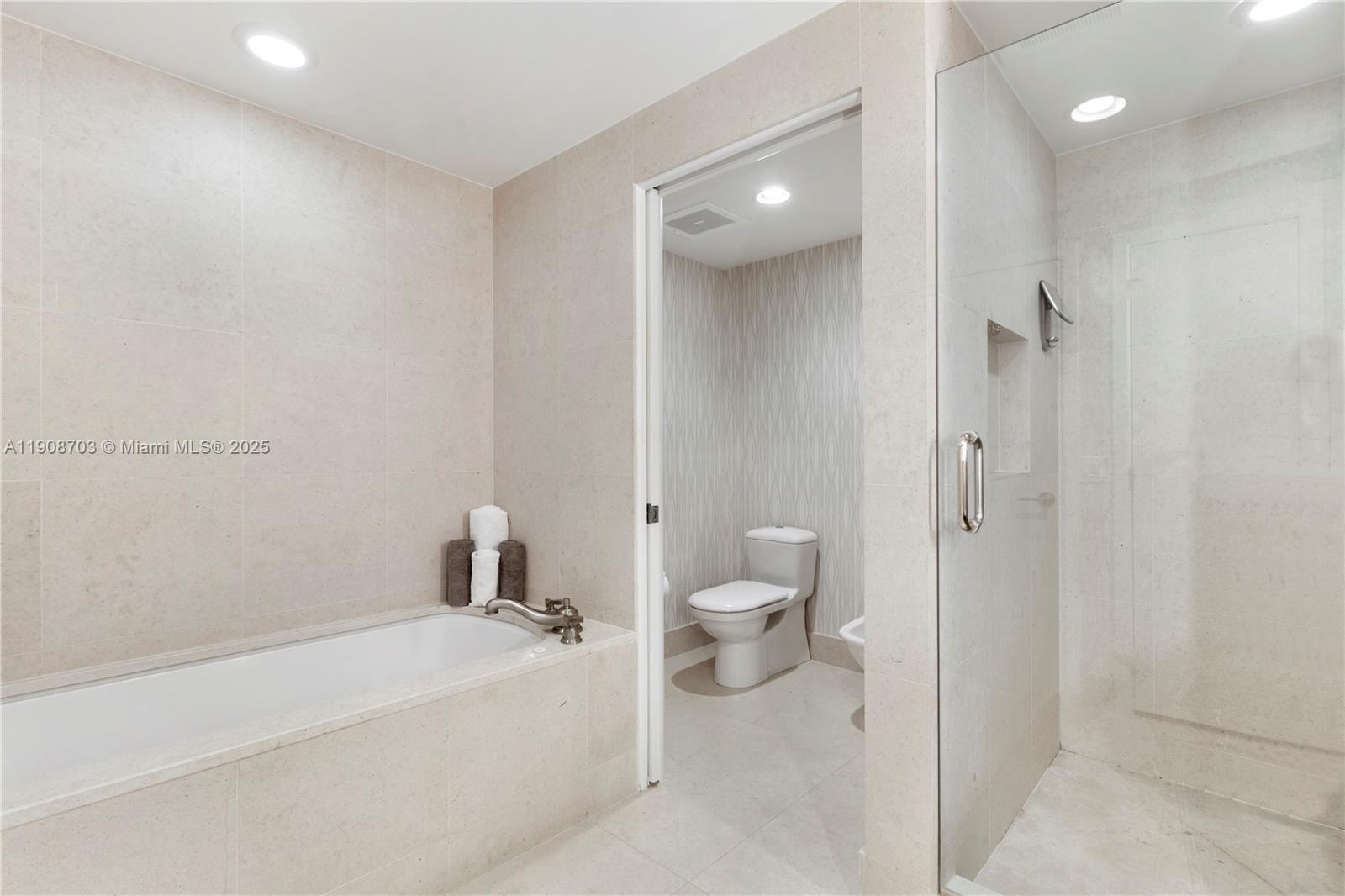 6899 Collins Ave #1508, Miami Beach FL 33141