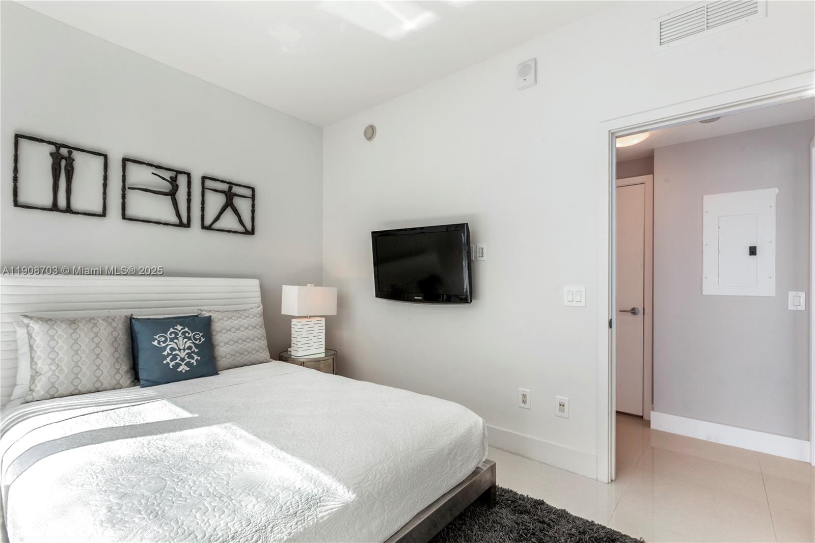 6899 Collins Ave #1508, Miami Beach FL 33141
