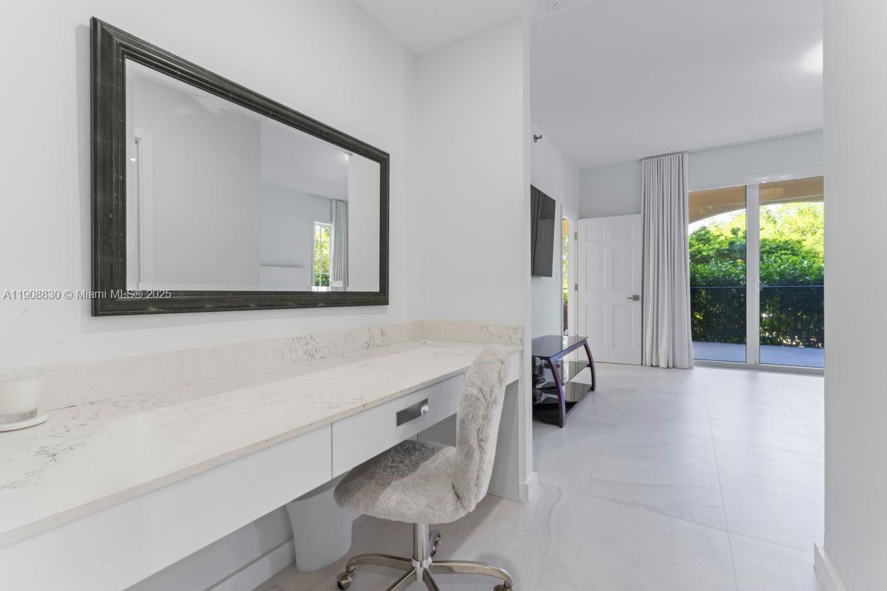19217 Fisher Island Dr #19217, Miami Beach FL 33109