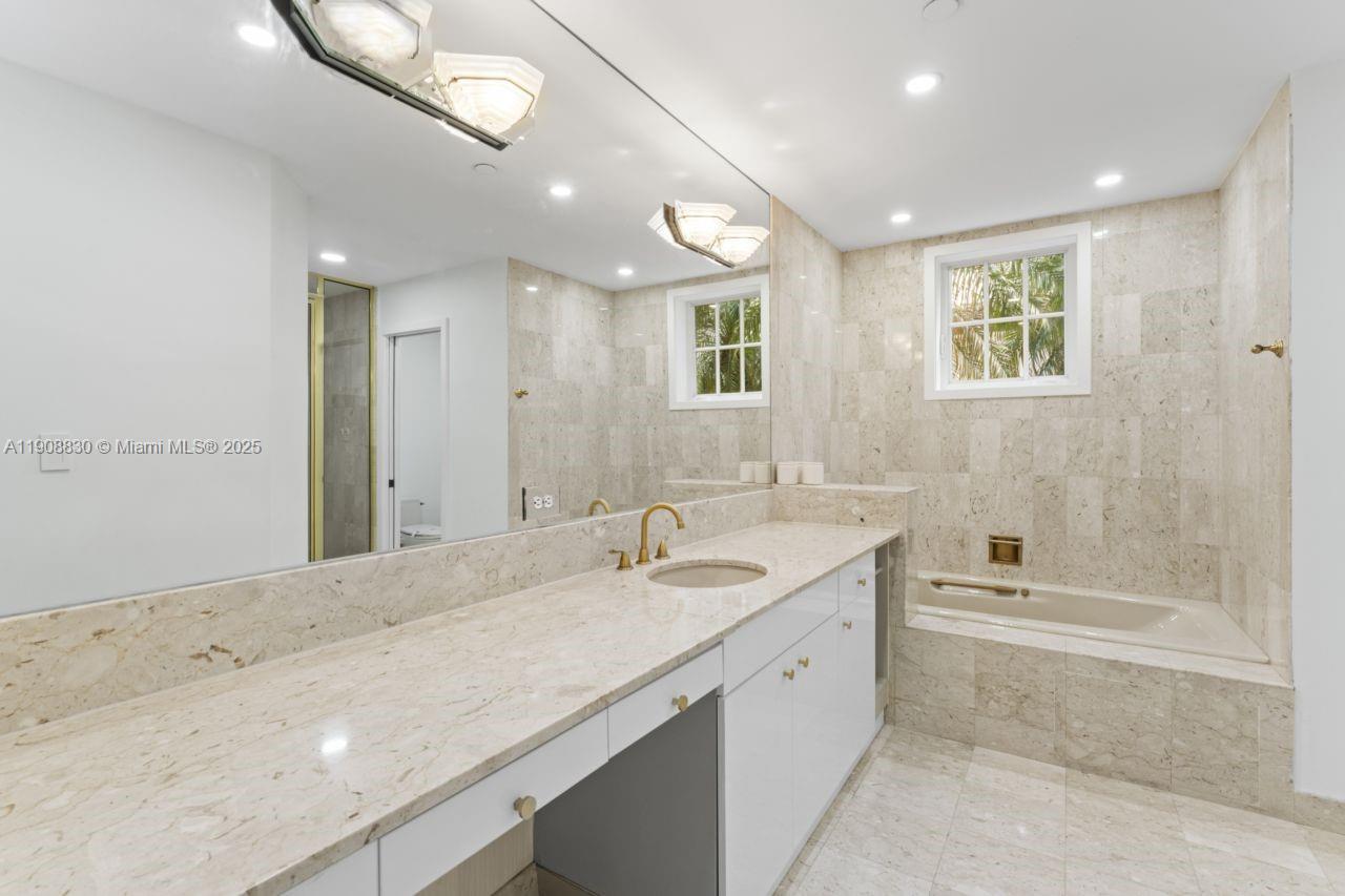 19217 Fisher Island Dr #19217, Miami Beach FL 33109