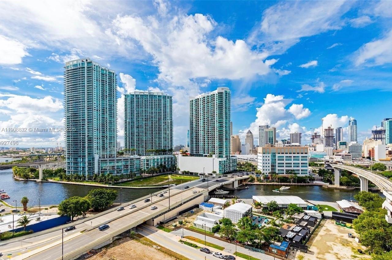 68 SE 6th St #1709, Miami FL 33131