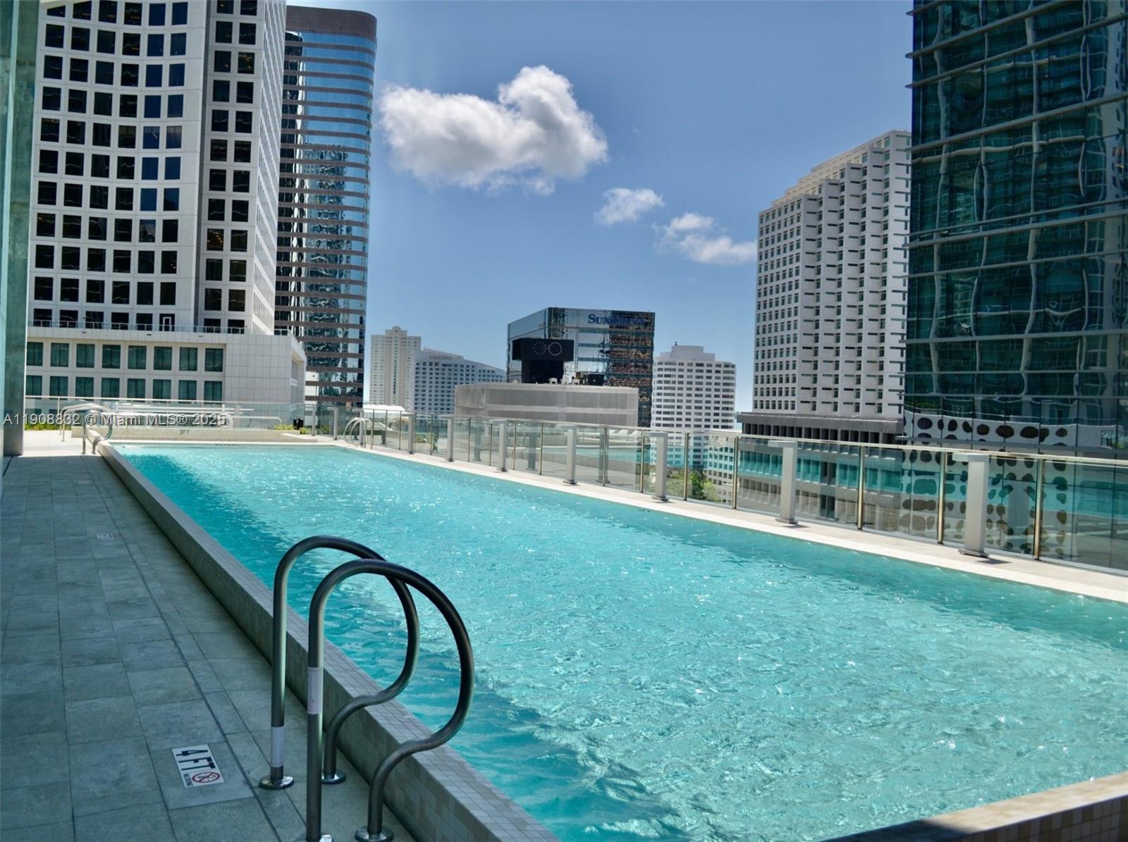 68 SE 6th St #1709, Miami FL 33131