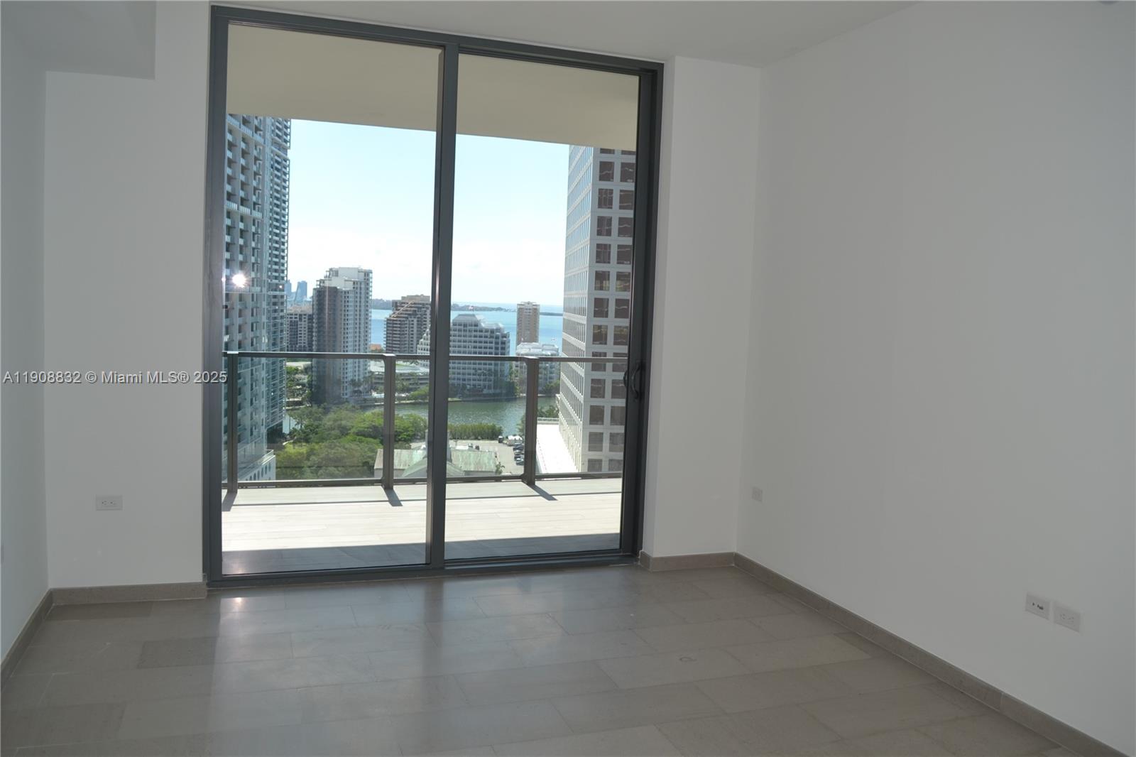 68 SE 6th St #1709, Miami FL 33131
