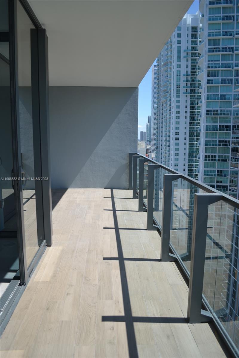68 SE 6th St #1709, Miami FL 33131