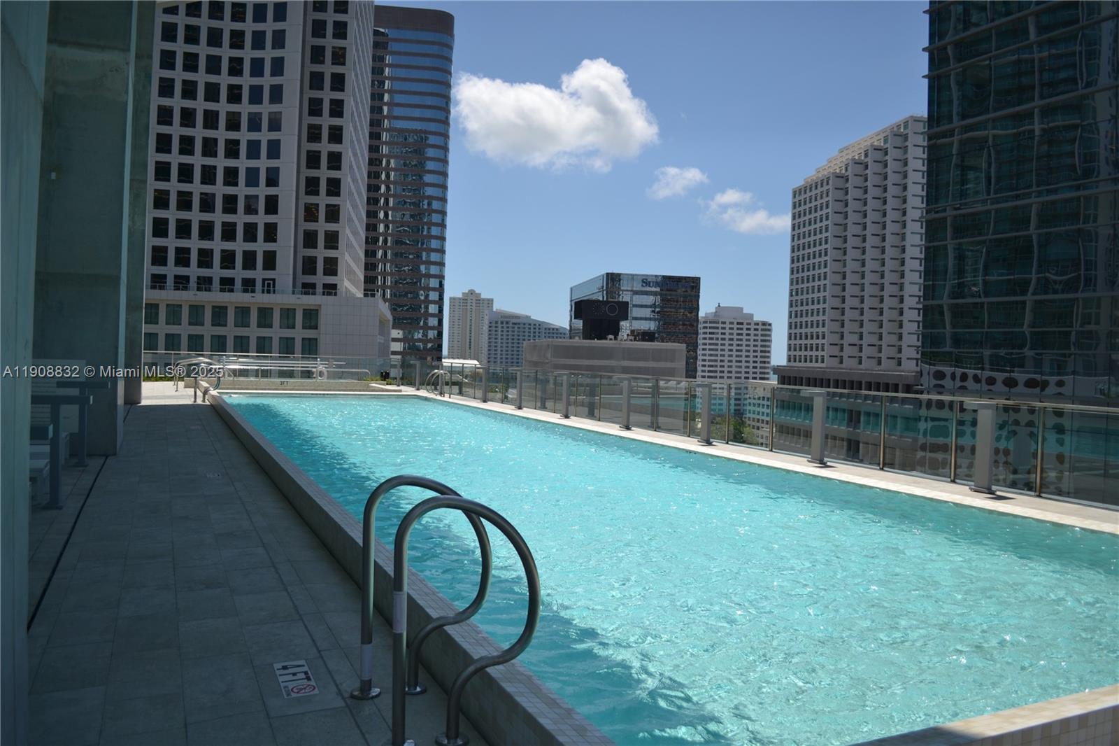 68 SE 6th St #1709, Miami FL 33131