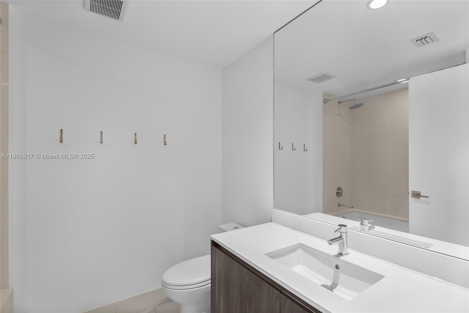 3131 NE 7th Ave #3505, Miami FL 33137