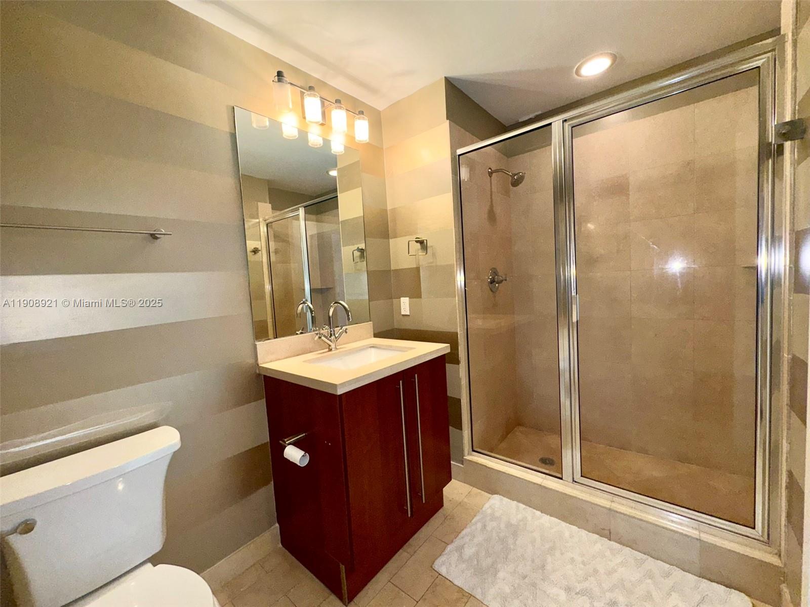 79 SW 12th St #1605, Miami FL 33130