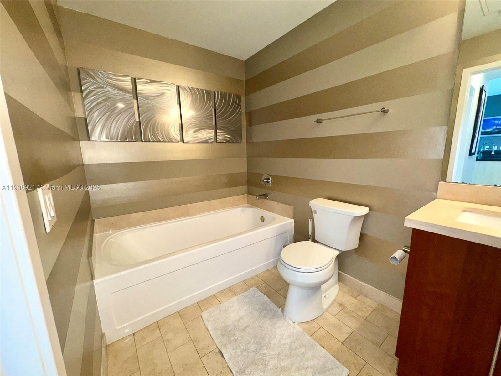 79 SW 12th St #1605, Miami FL 33130