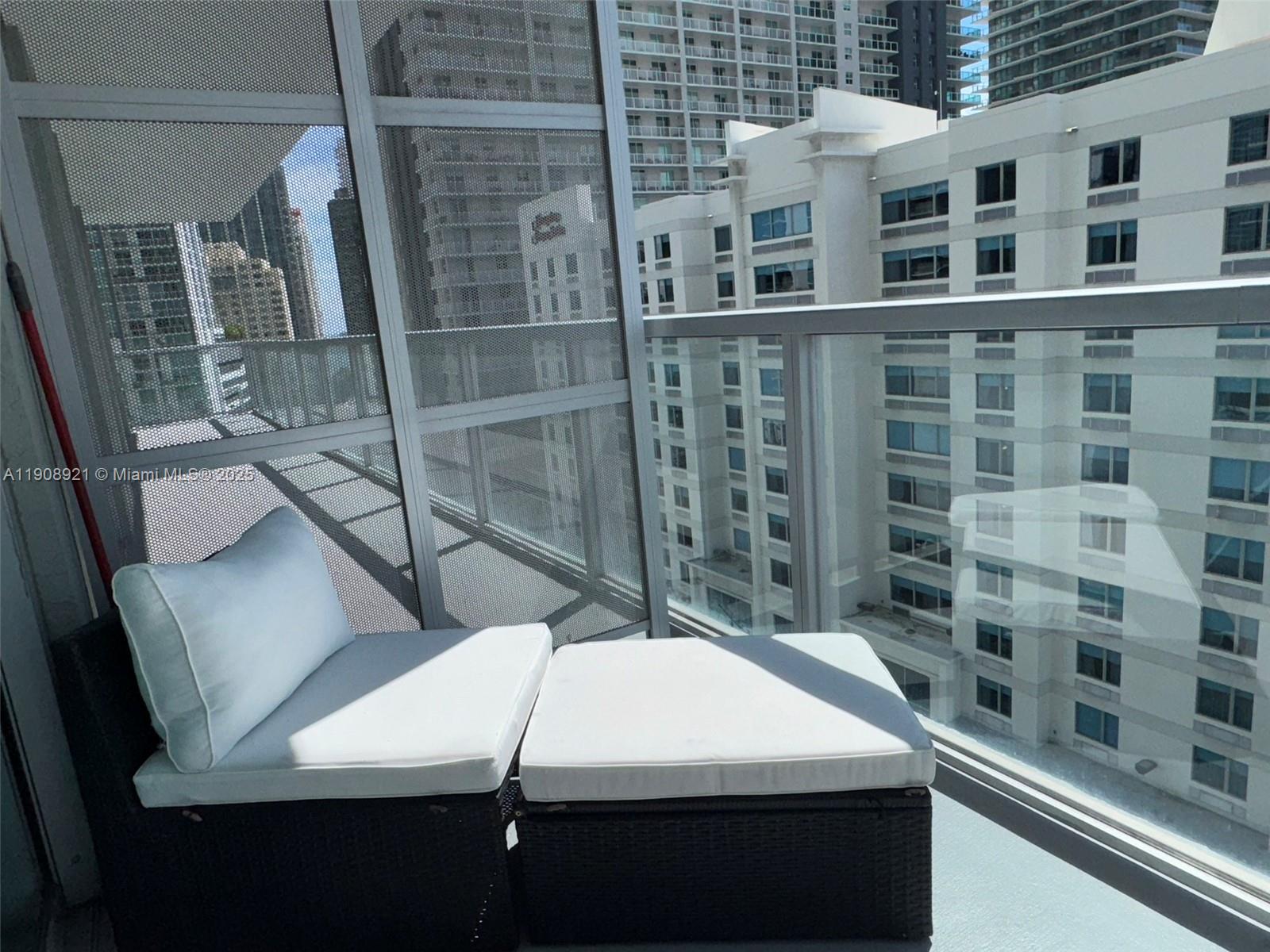 79 SW 12th St #1605, Miami FL 33130