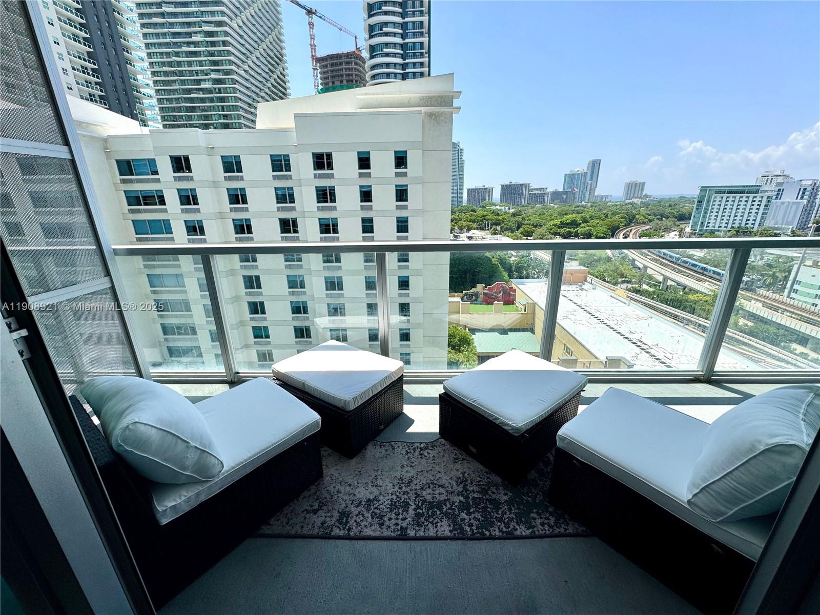 79 SW 12th St #1605, Miami FL 33130