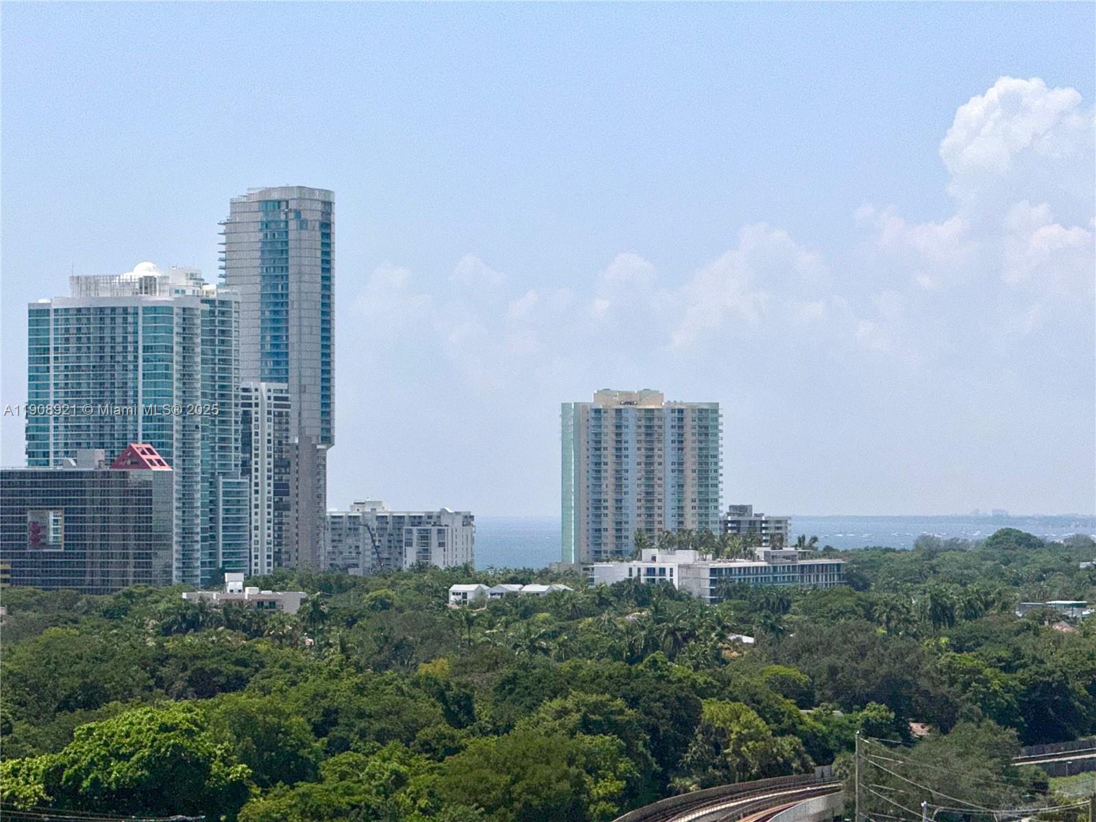 79 SW 12th St #1605, Miami FL 33130