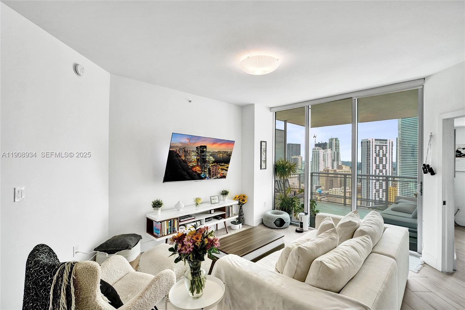 350 S Miami Ave #3205, Miami FL 33130