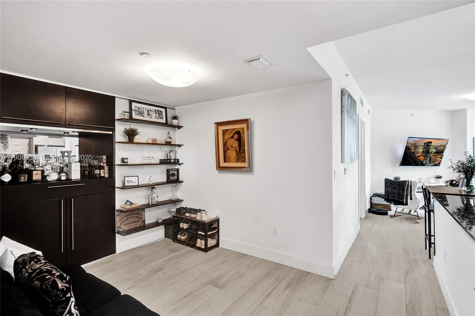 350 S Miami Ave #3205, Miami FL 33130
