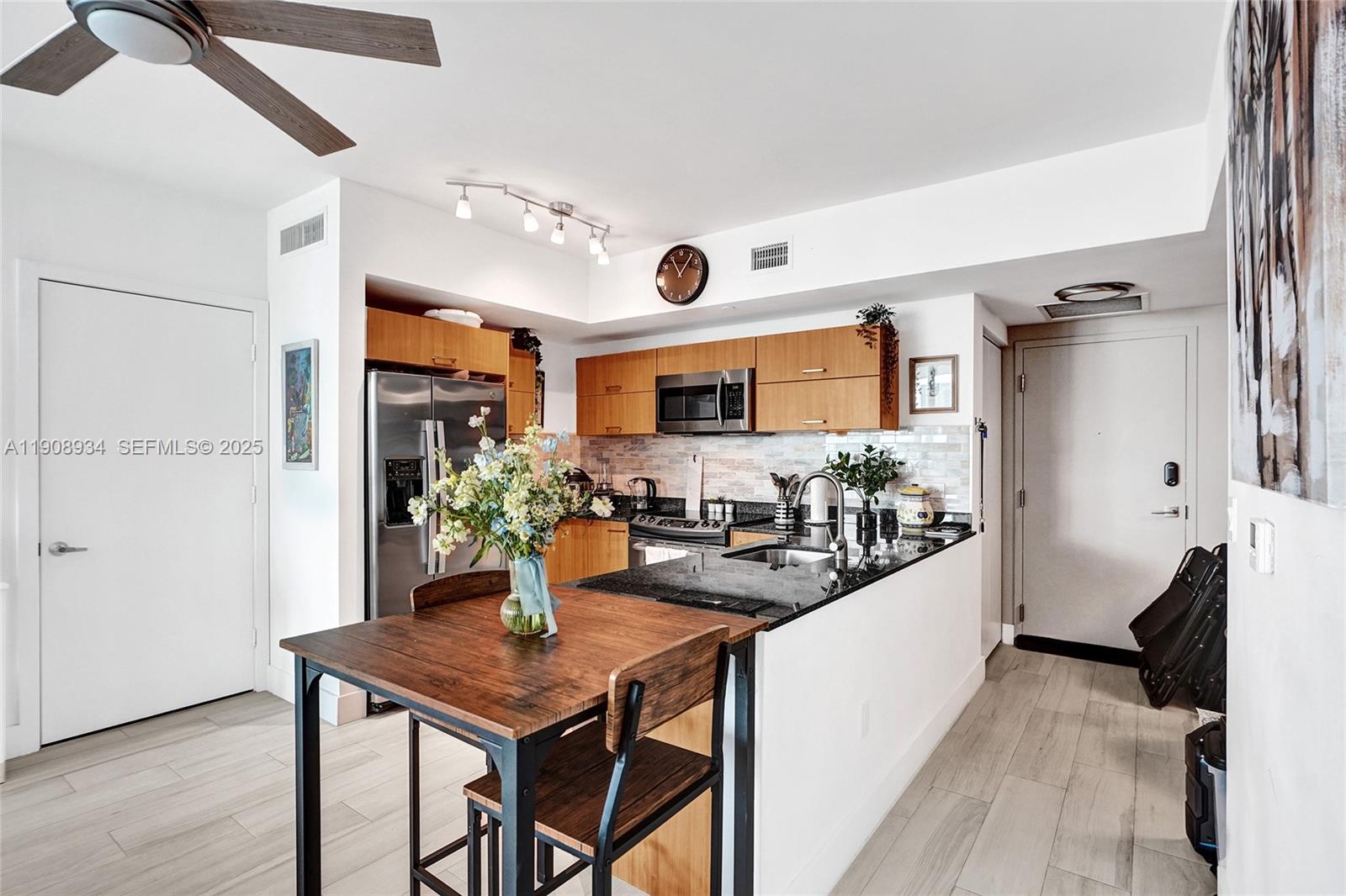 350 S Miami Ave #3205, Miami FL 33130