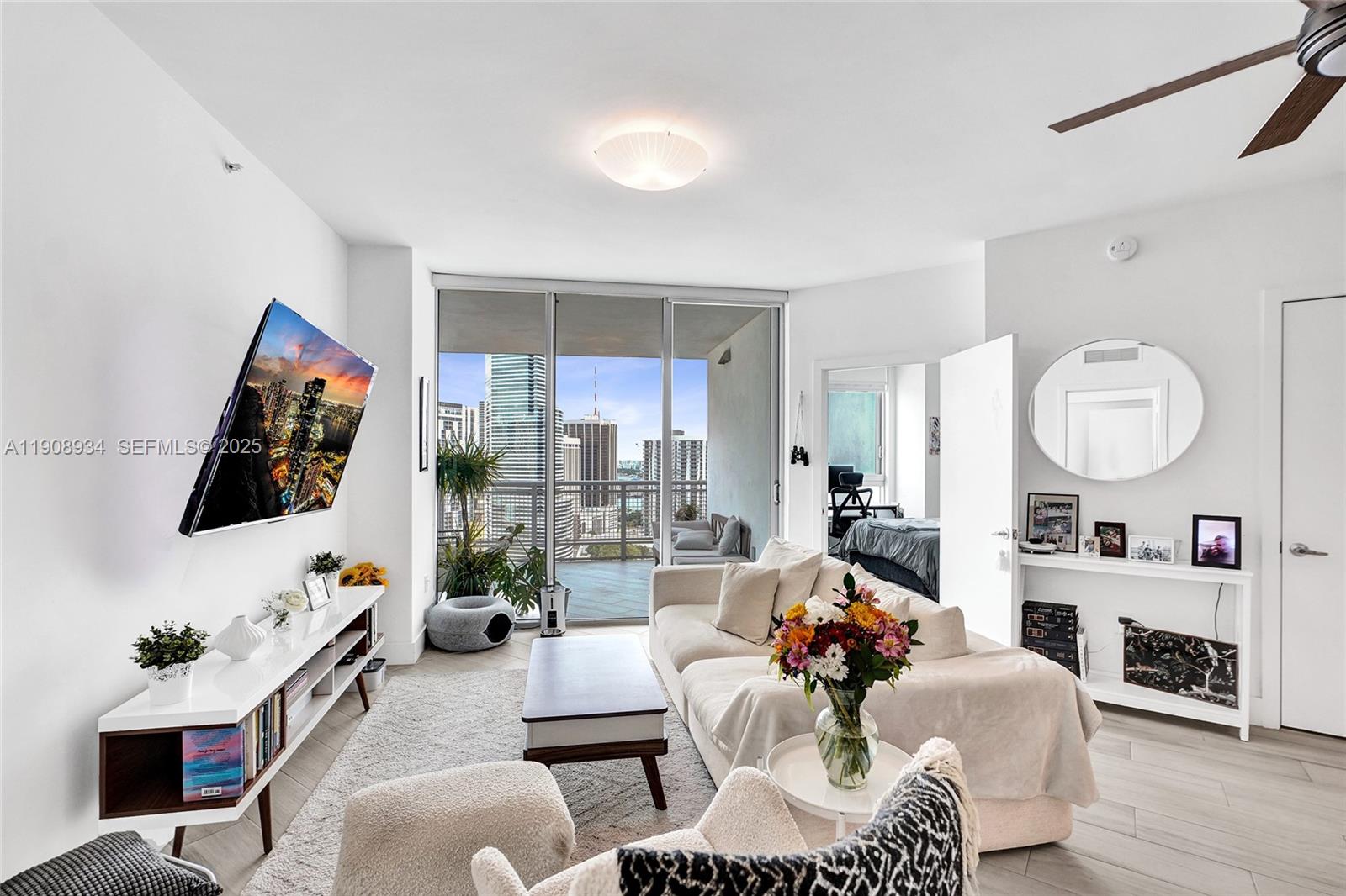 350 S Miami Ave #3205, Miami FL 33130
