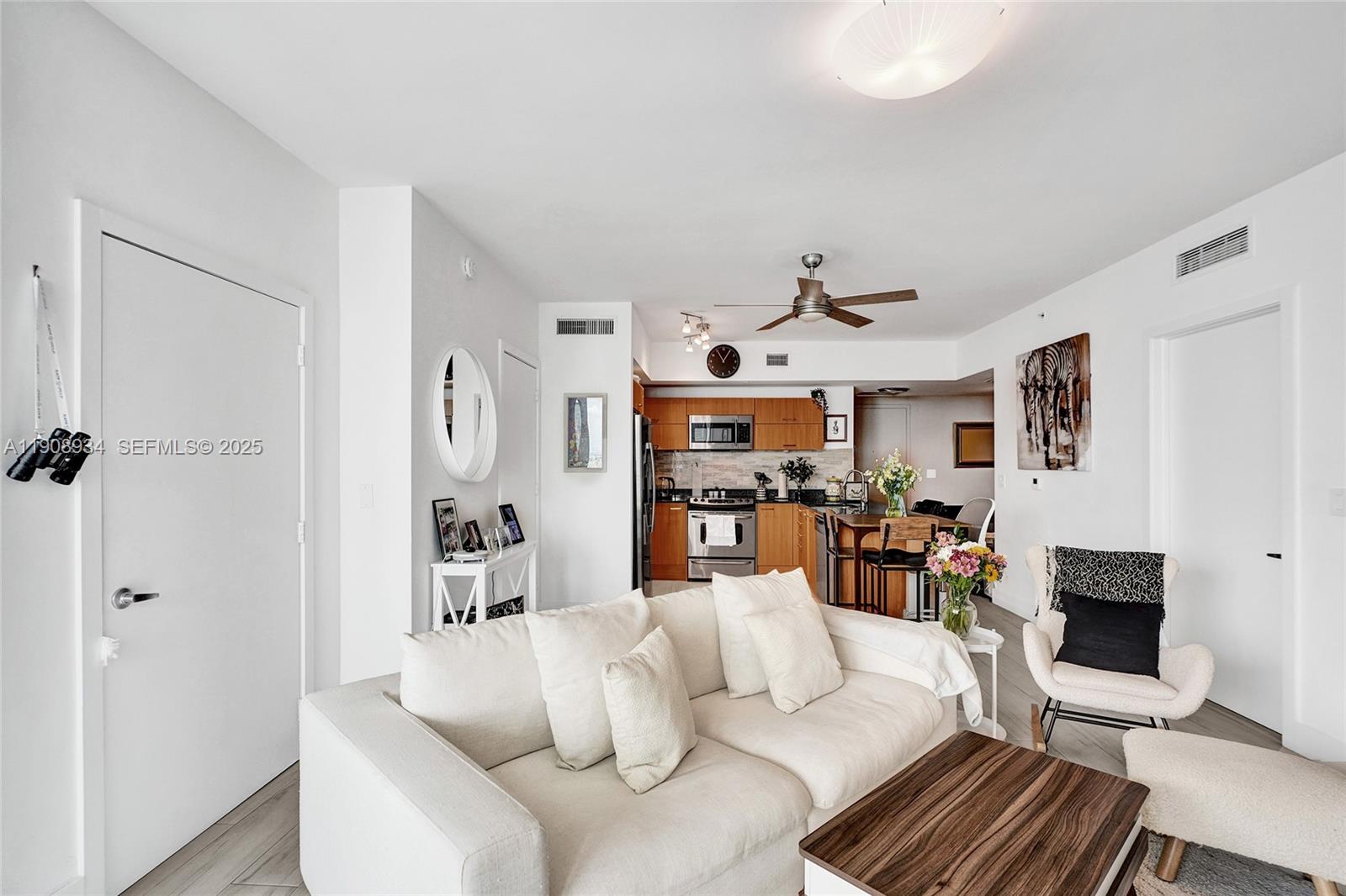 350 S Miami Ave #3205, Miami FL 33130