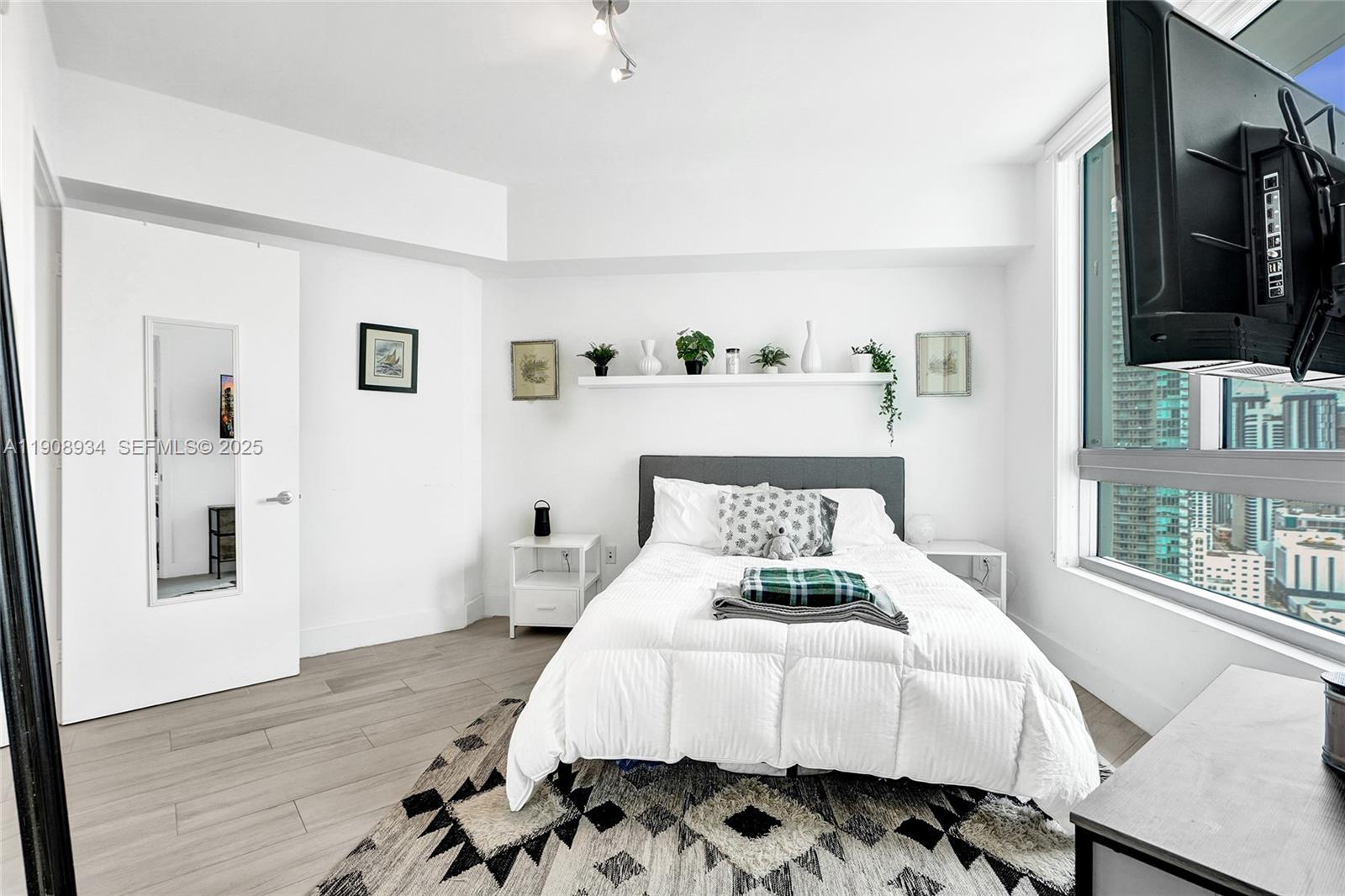 350 S Miami Ave #3205, Miami FL 33130