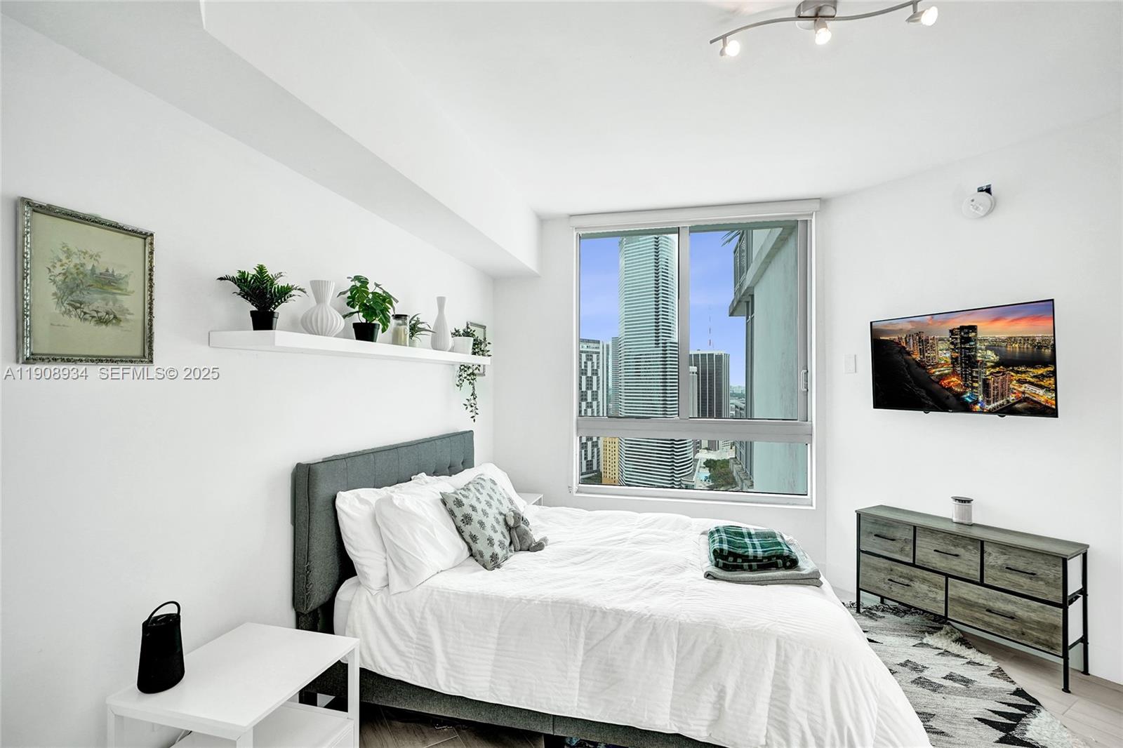 350 S Miami Ave #3205, Miami FL 33130