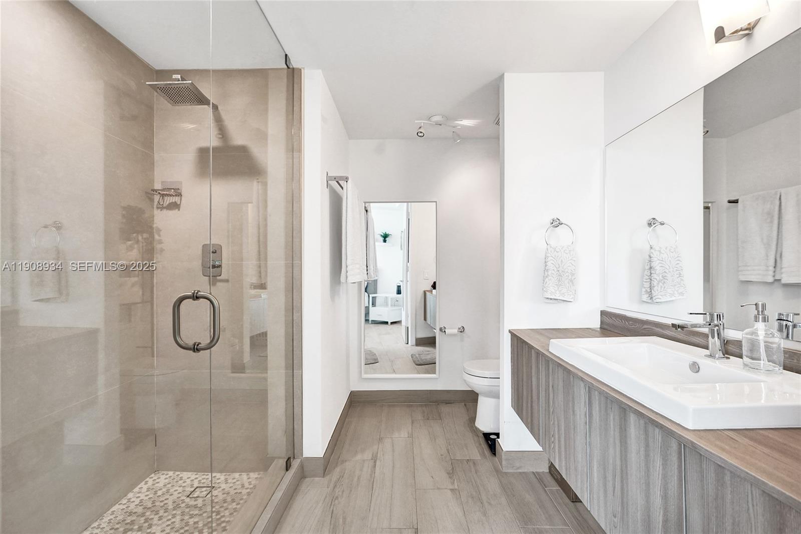 350 S Miami Ave #3205, Miami FL 33130