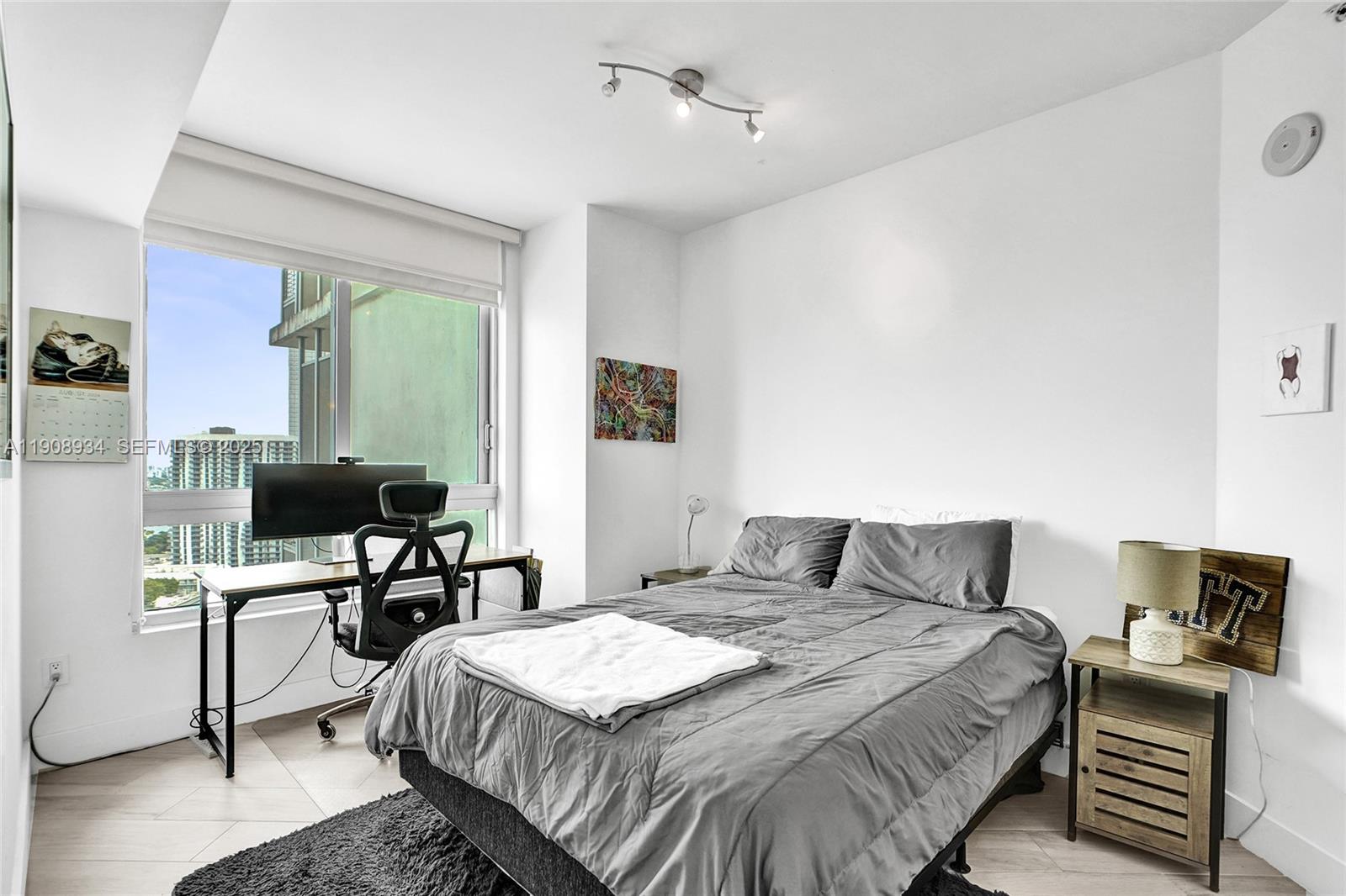 350 S Miami Ave #3205, Miami FL 33130