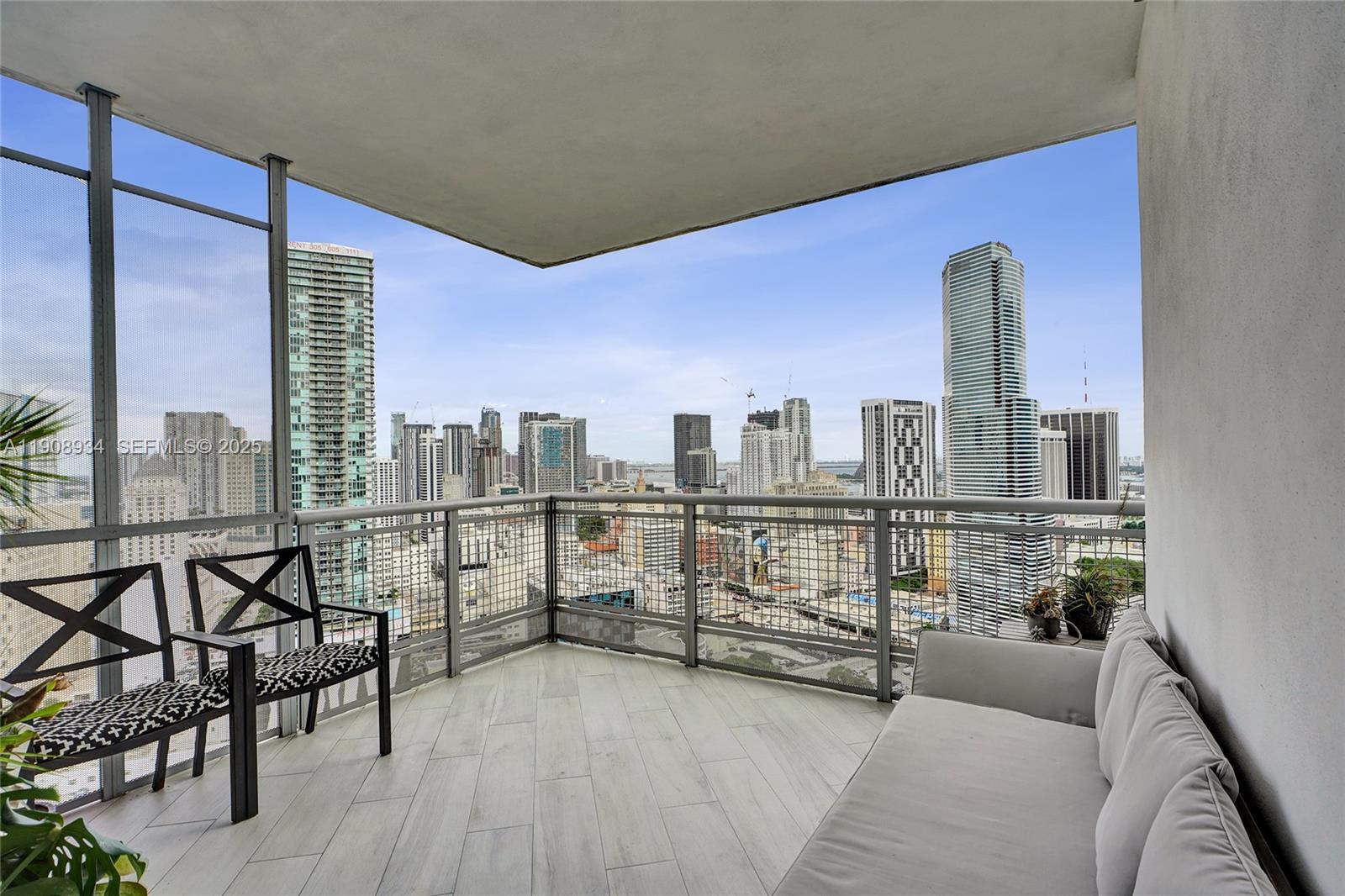 350 S Miami Ave #3205, Miami FL 33130