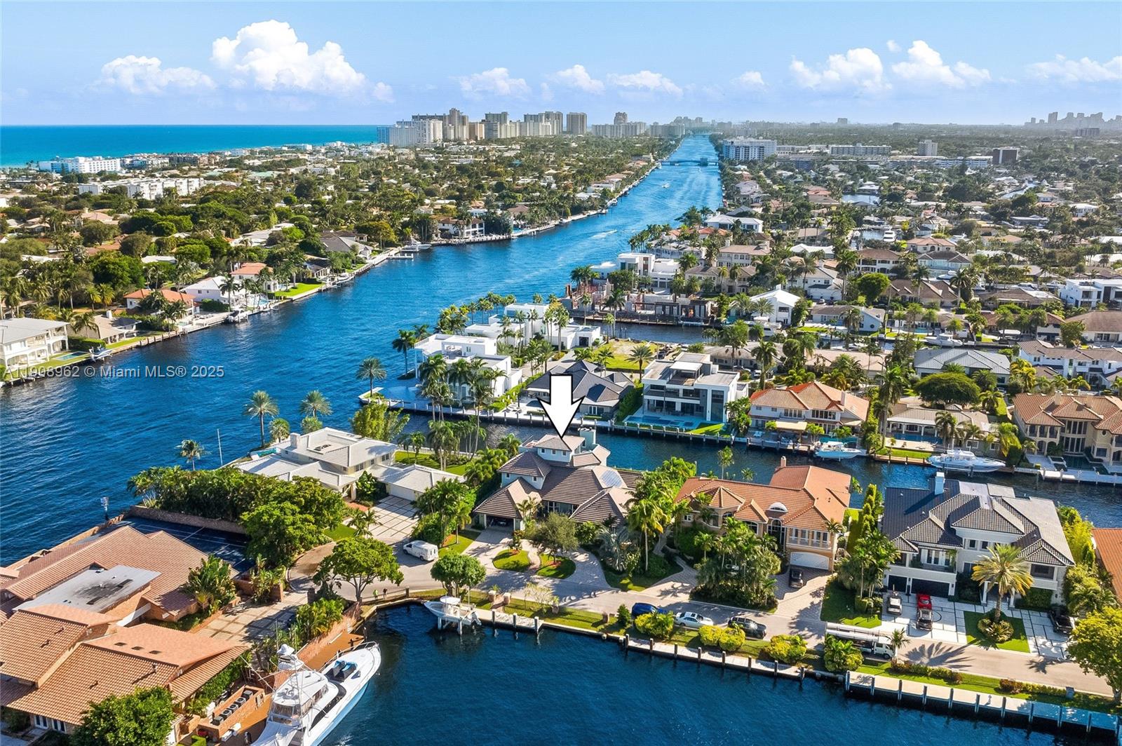 70 Bay Colony Ln, Fort Lauderdale FL 33308