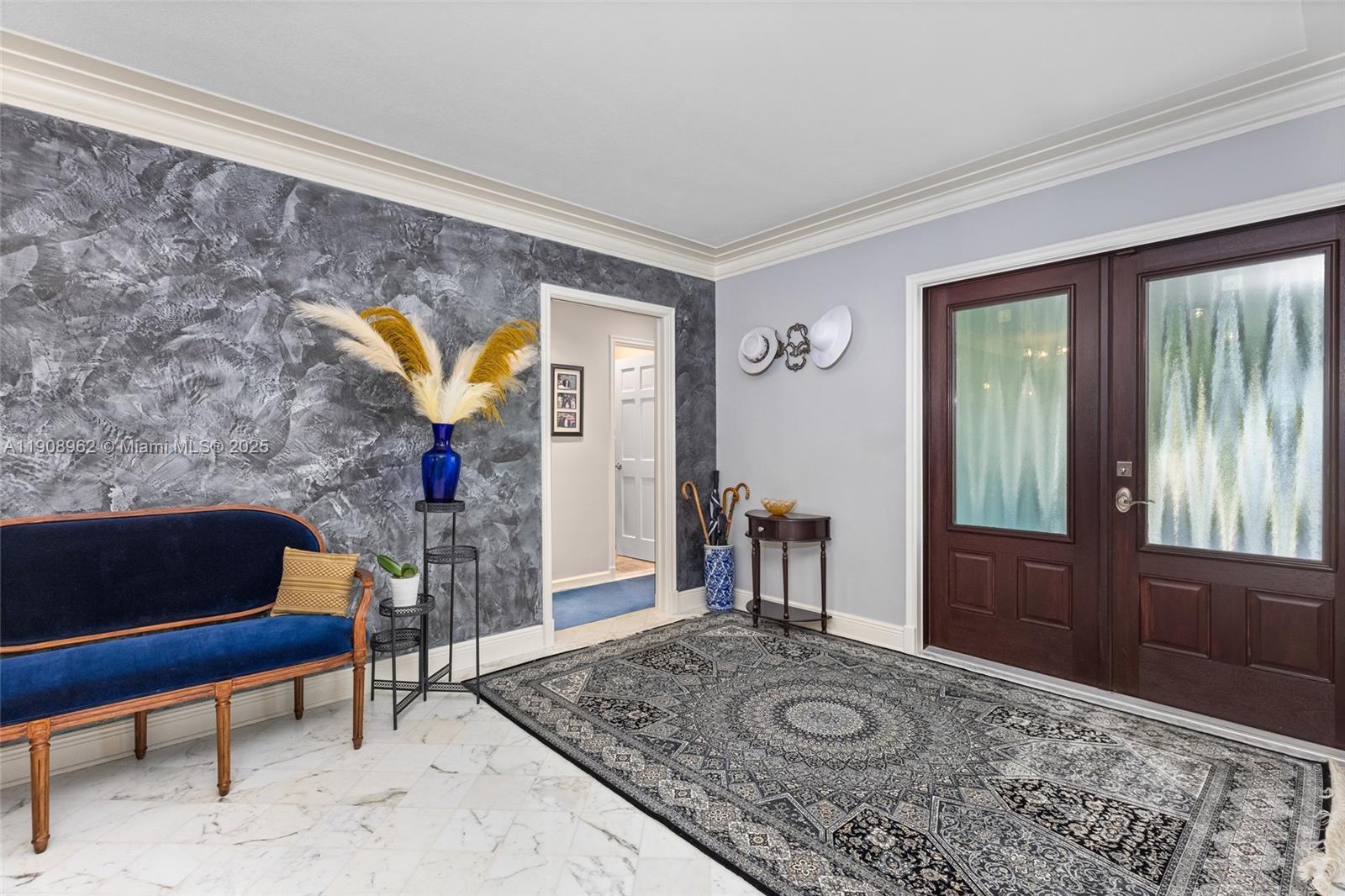 70 Bay Colony Ln, Fort Lauderdale FL 33308