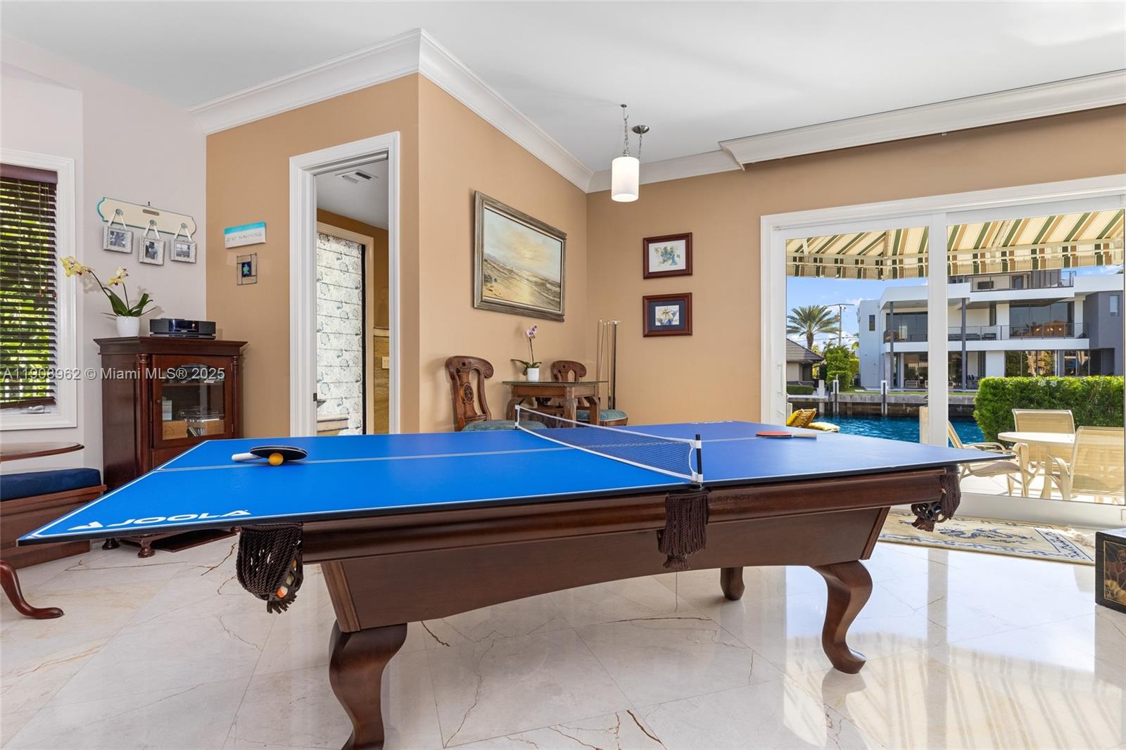 70 Bay Colony Ln, Fort Lauderdale FL 33308