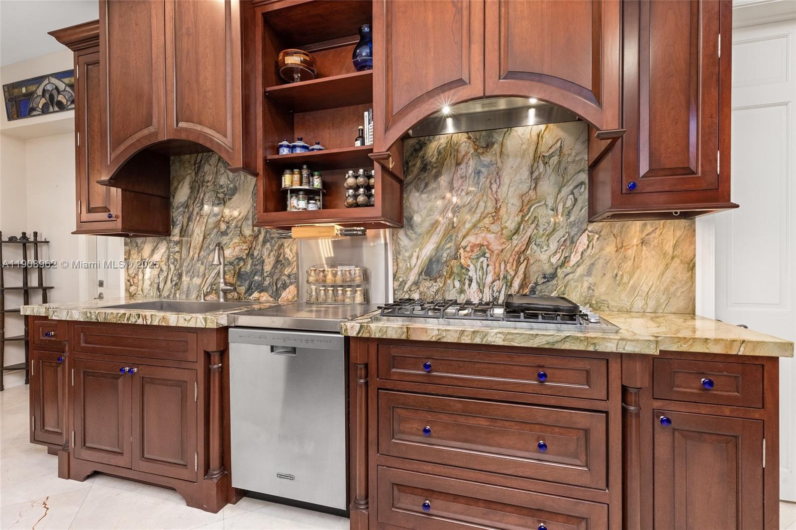 70 Bay Colony Ln, Fort Lauderdale FL 33308