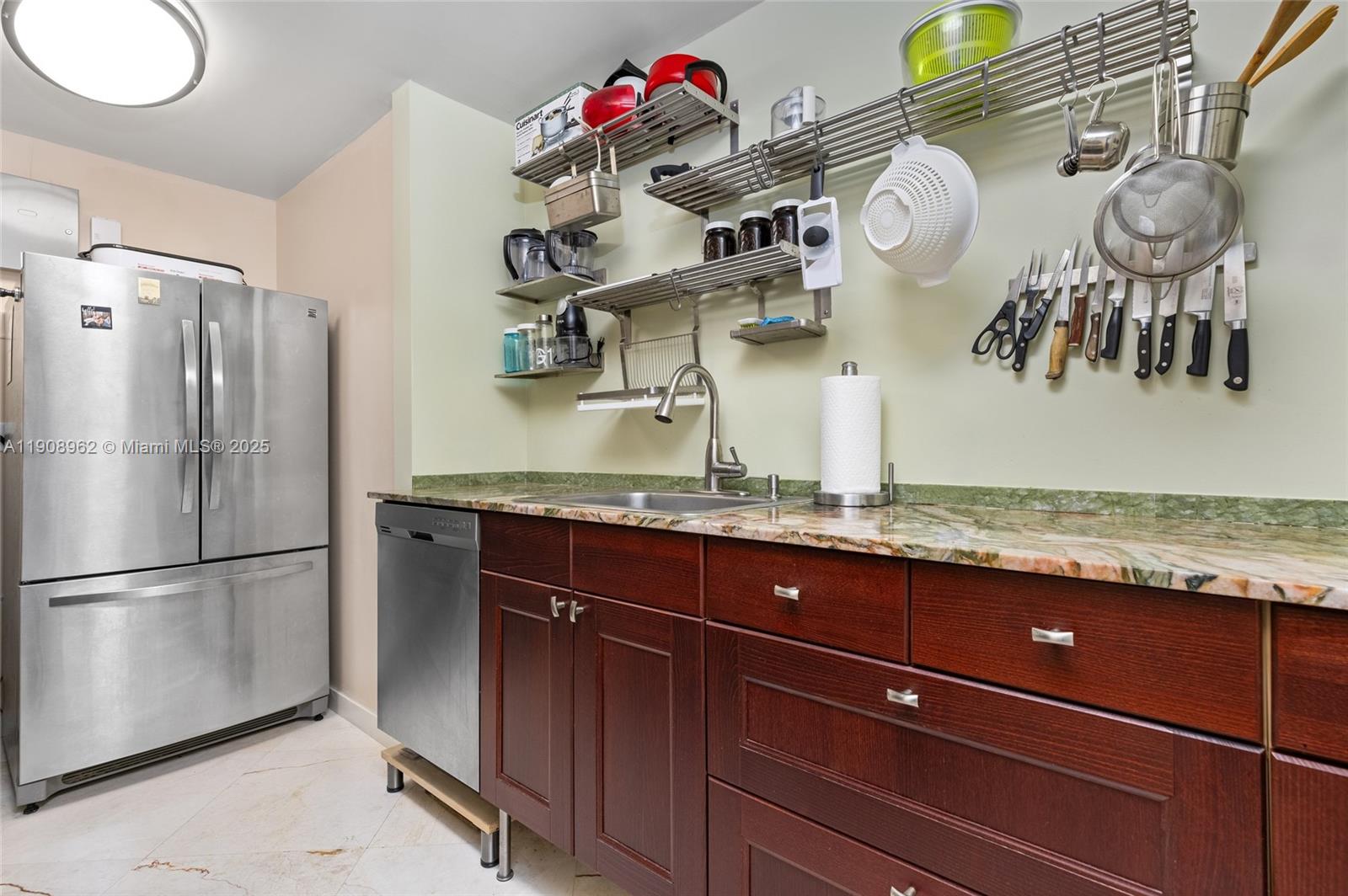 70 Bay Colony Ln, Fort Lauderdale FL 33308