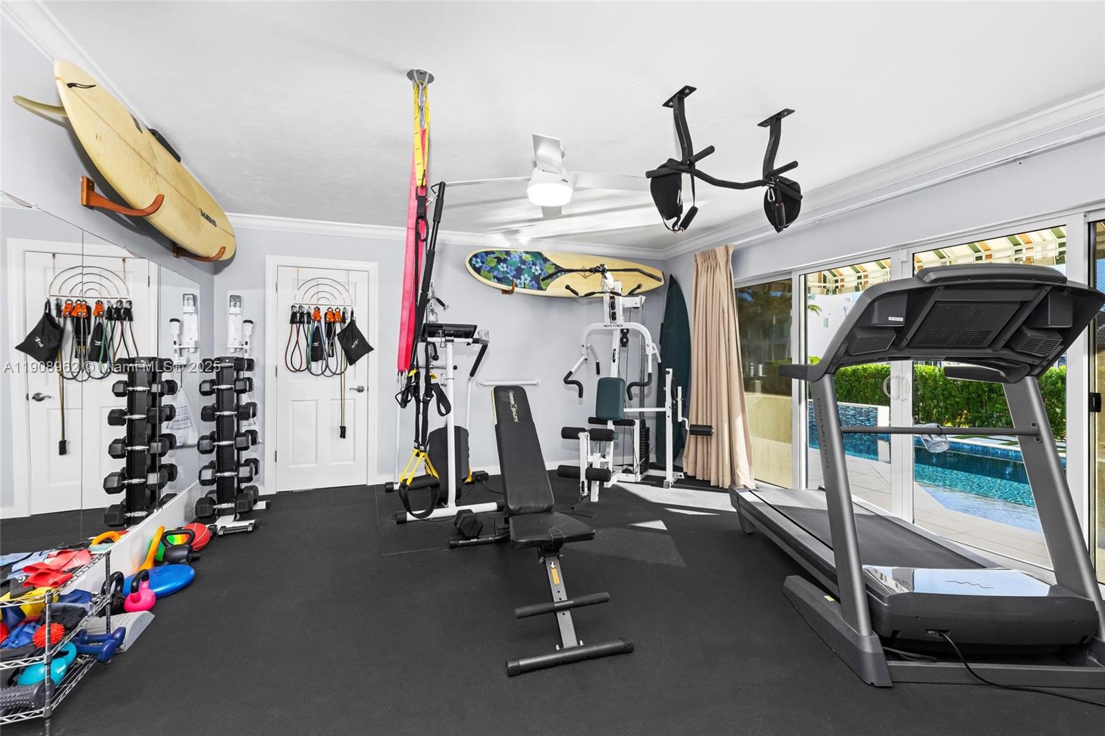 70 Bay Colony Ln, Fort Lauderdale FL 33308