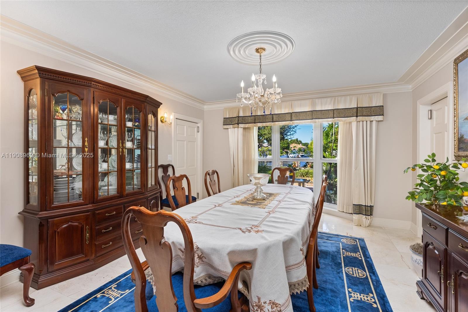 70 Bay Colony Ln, Fort Lauderdale FL 33308