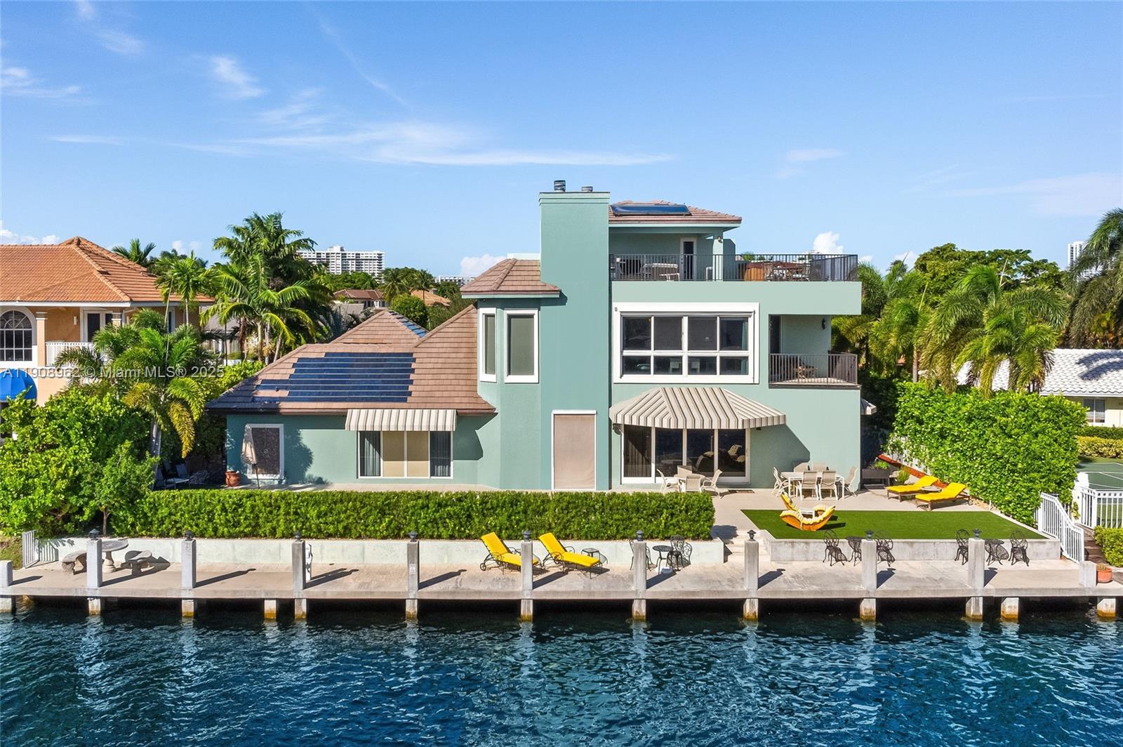 70 Bay Colony Ln, Fort Lauderdale FL 33308