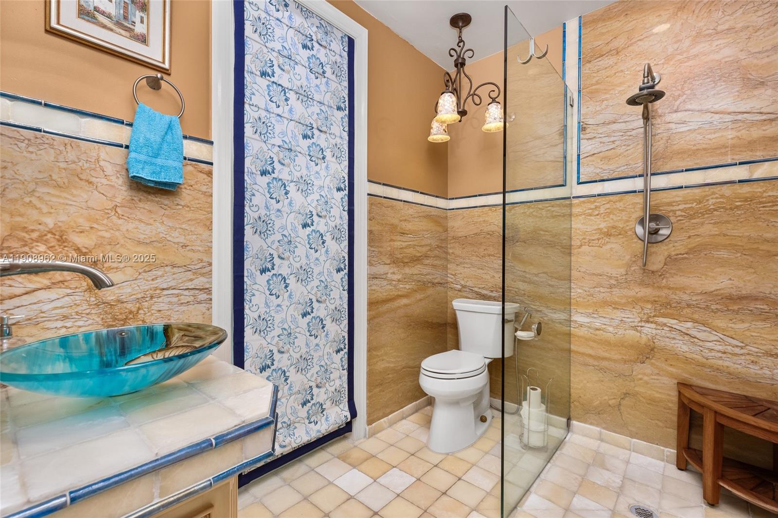 70 Bay Colony Ln, Fort Lauderdale FL 33308