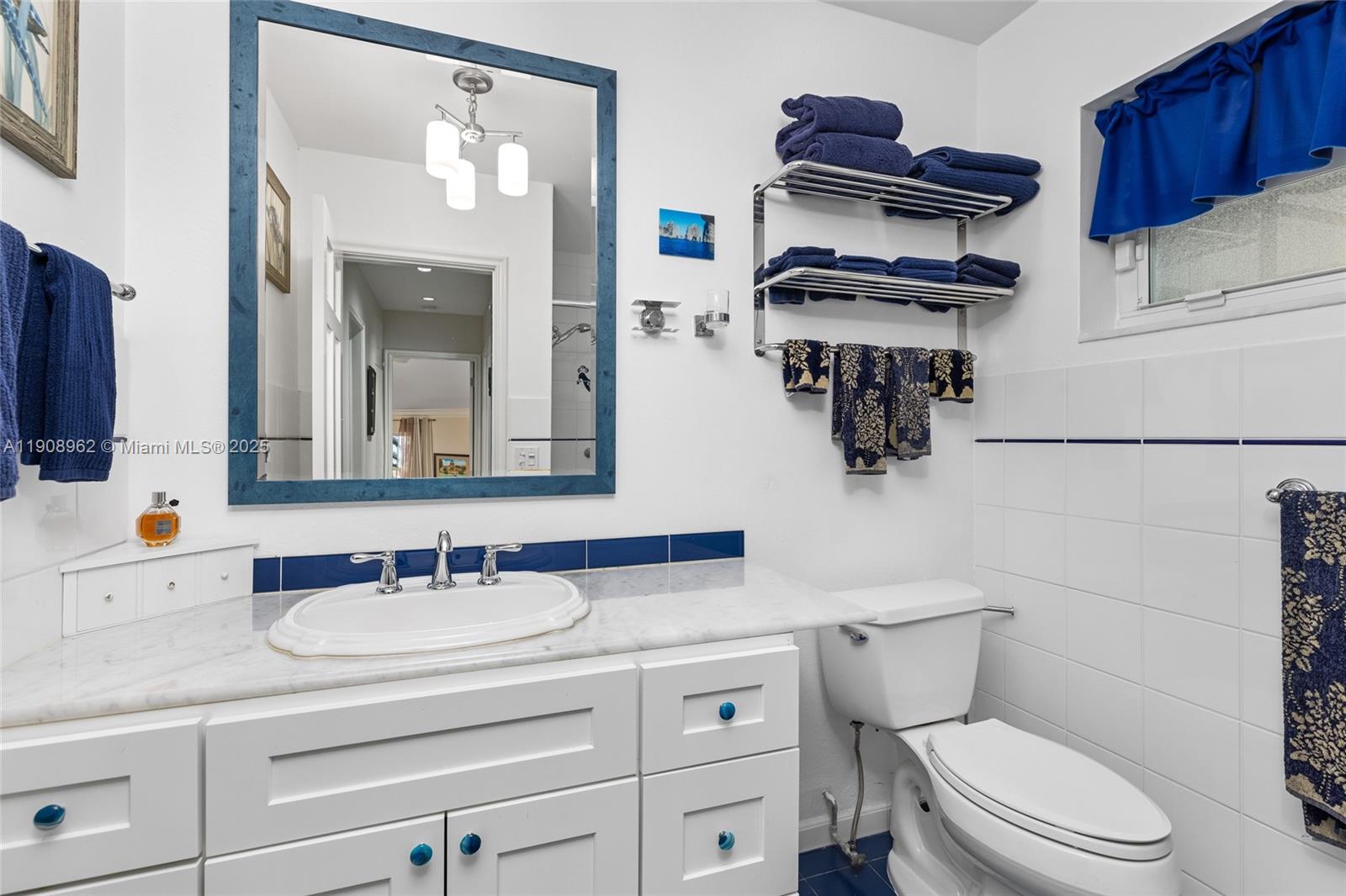 70 Bay Colony Ln, Fort Lauderdale FL 33308