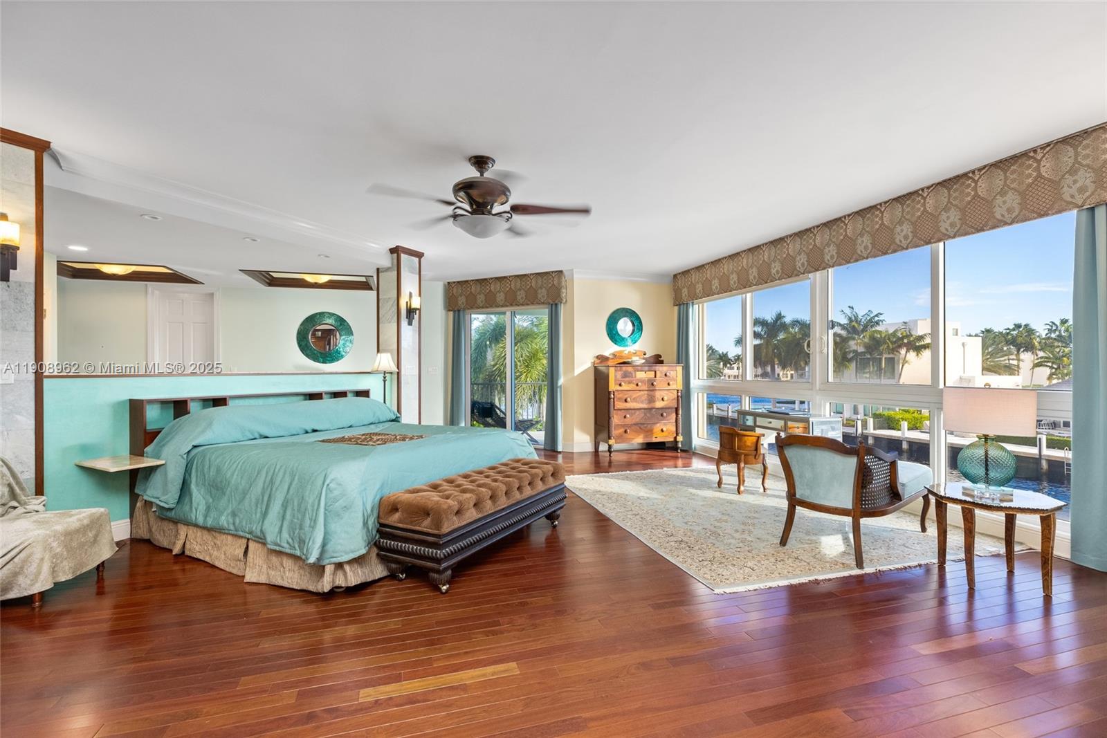 70 Bay Colony Ln, Fort Lauderdale FL 33308