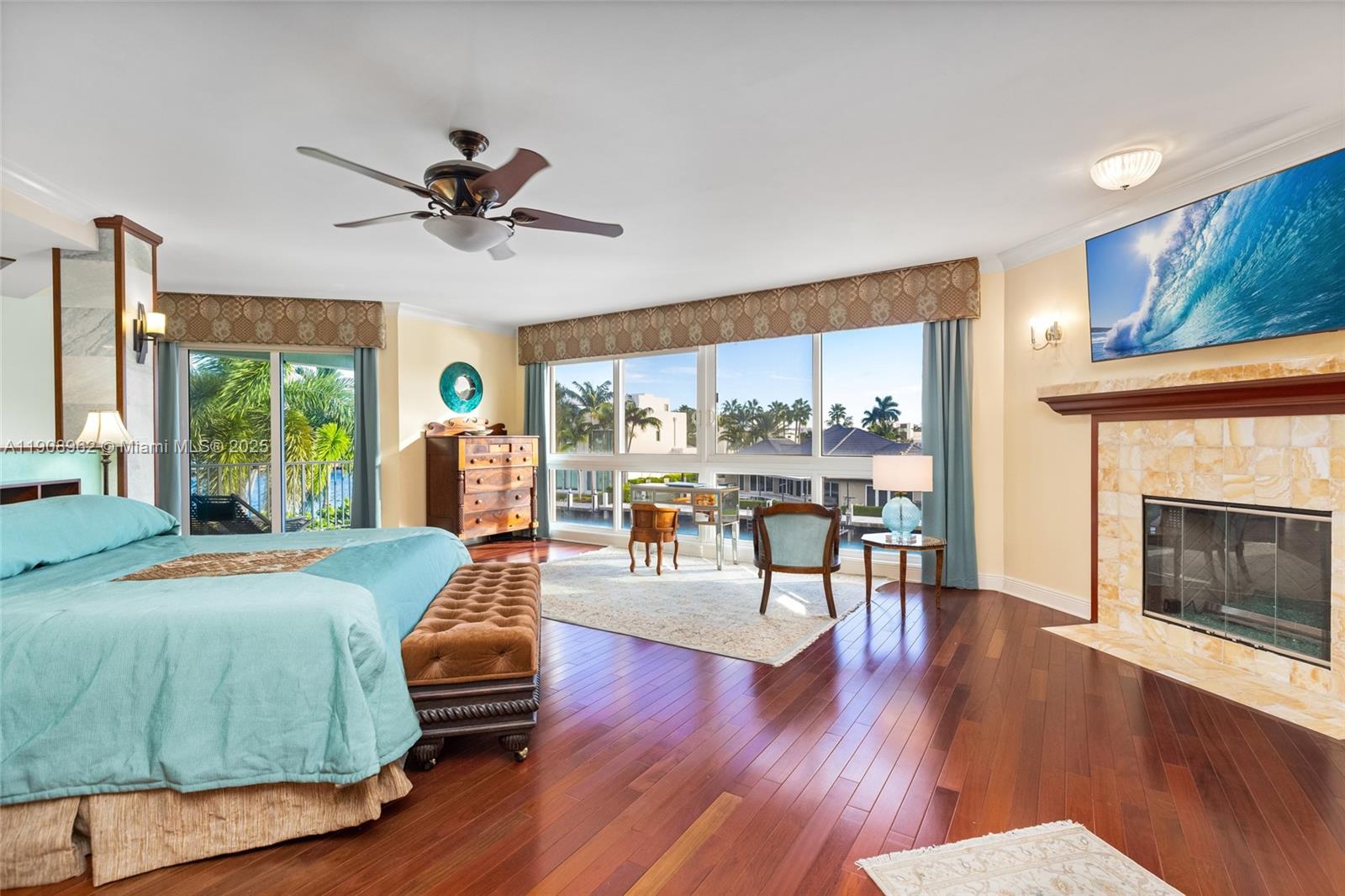 70 Bay Colony Ln, Fort Lauderdale FL 33308