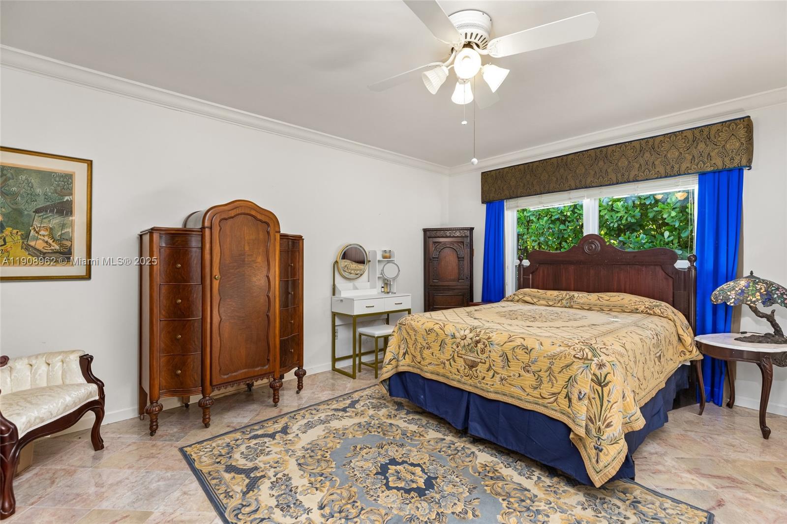 70 Bay Colony Ln, Fort Lauderdale FL 33308