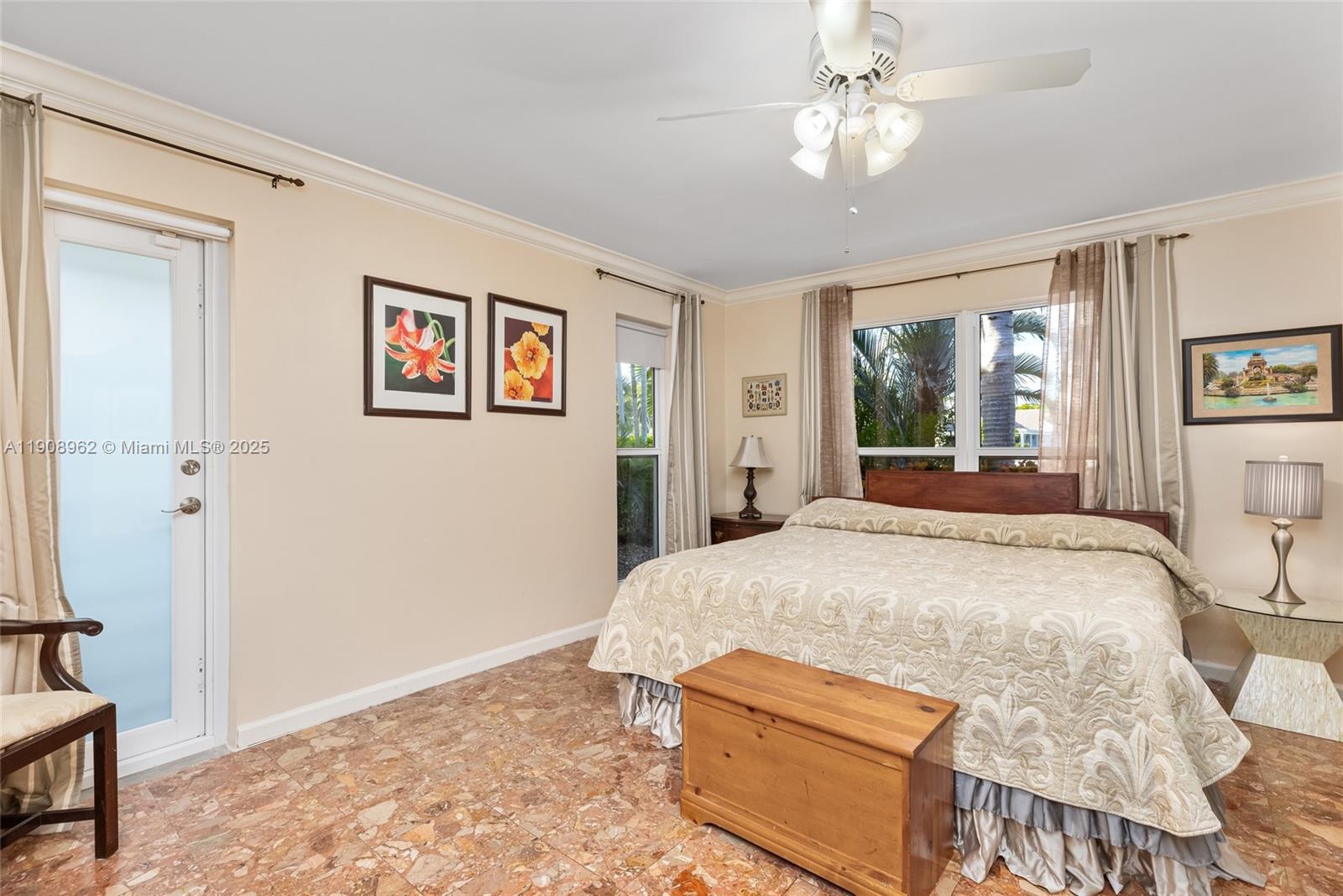 70 Bay Colony Ln, Fort Lauderdale FL 33308