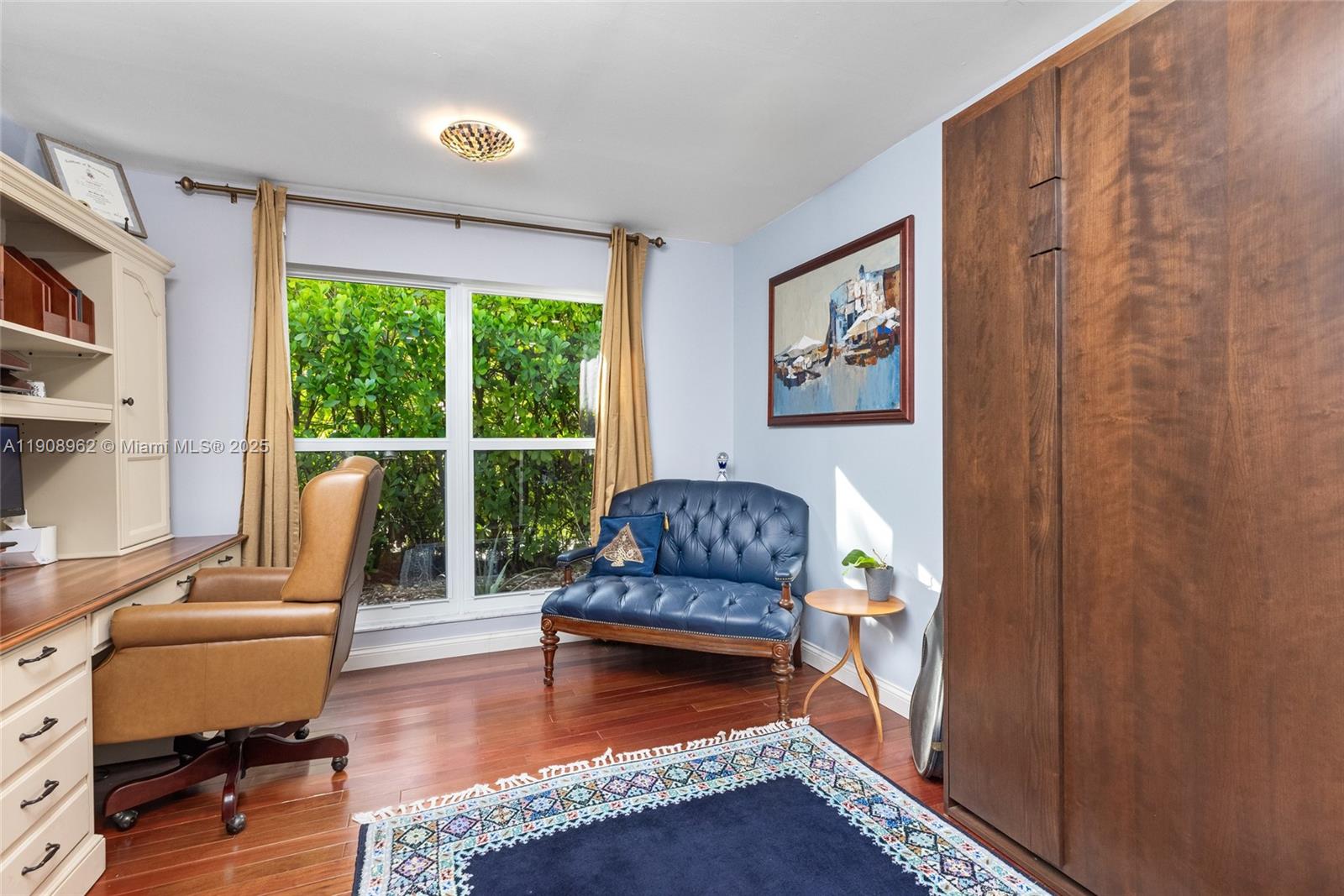70 Bay Colony Ln, Fort Lauderdale FL 33308
