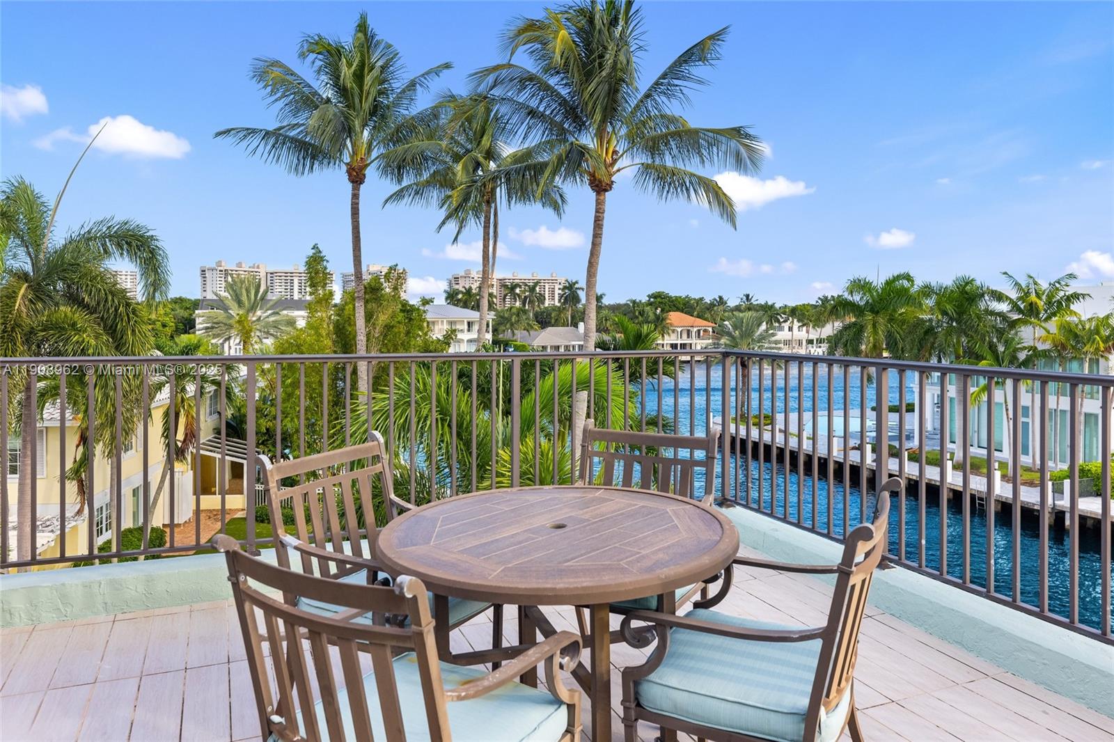 70 Bay Colony Ln, Fort Lauderdale FL 33308