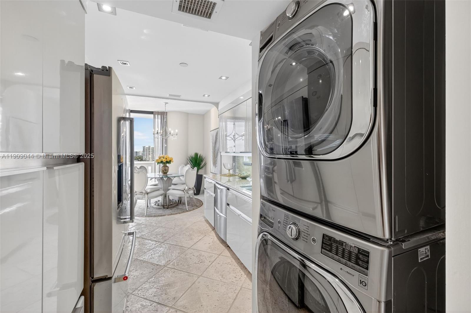 3000 Island Blvd #1904, Aventura FL 33160